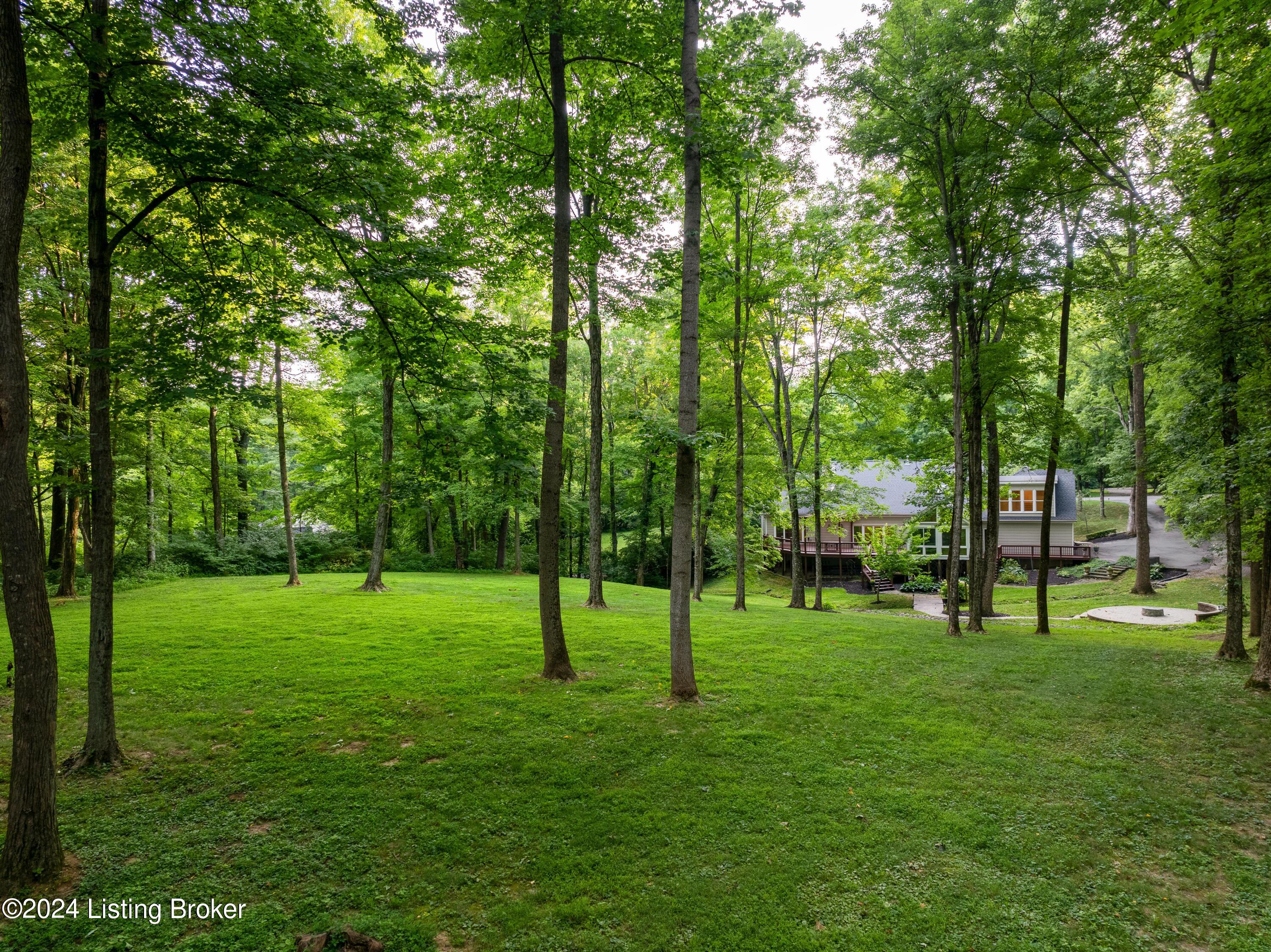 7618 Woodridge Dr