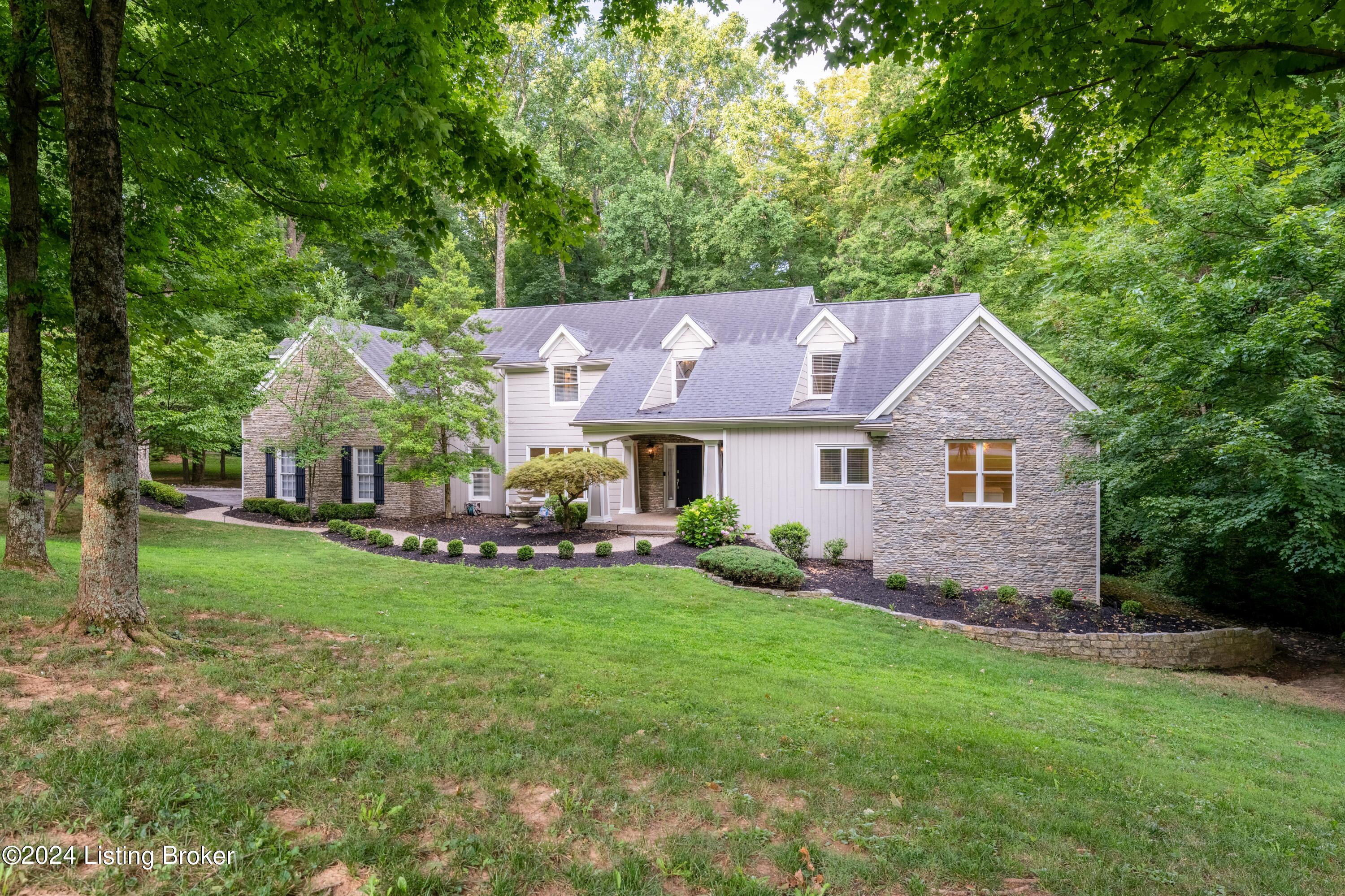 7618 Woodridge Dr