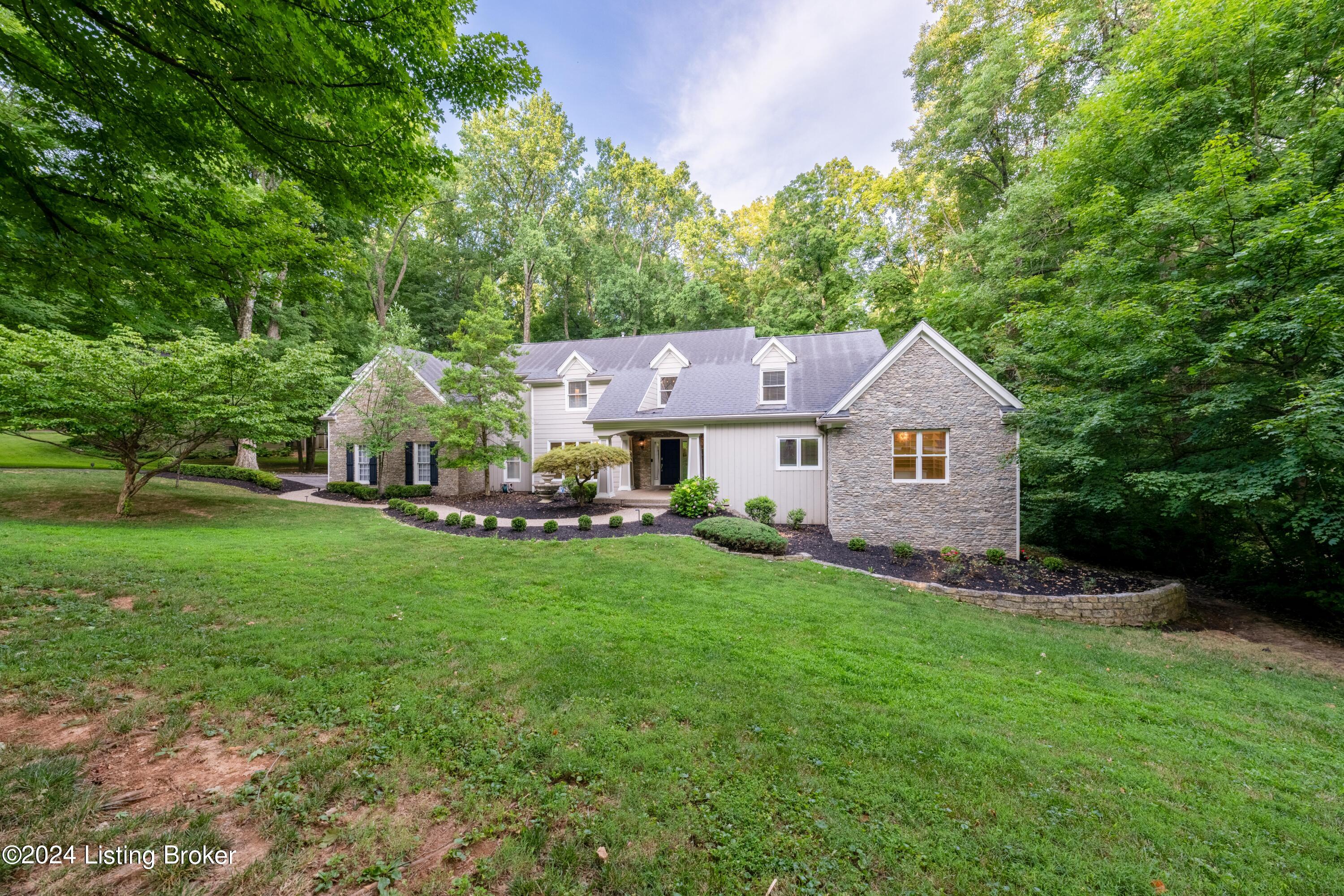 7618 Woodridge Dr