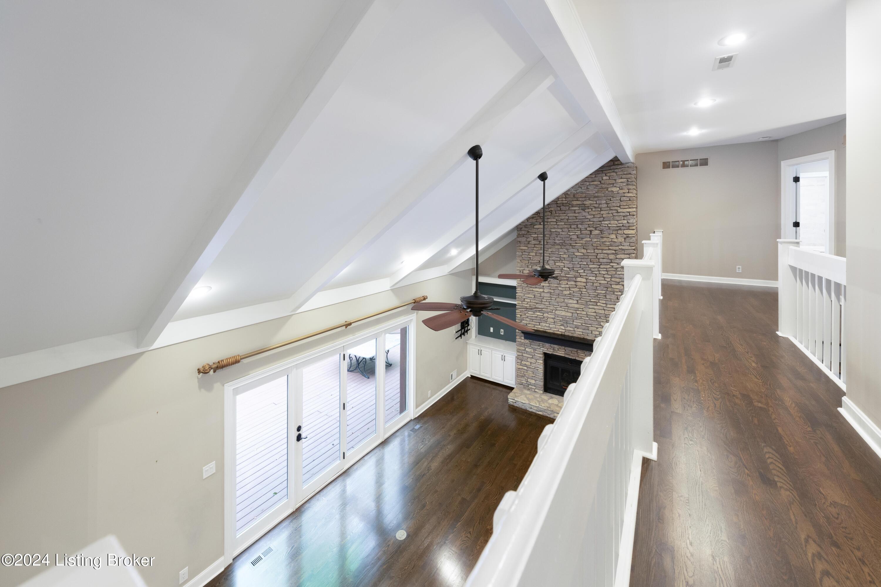 7618 Woodridge Dr