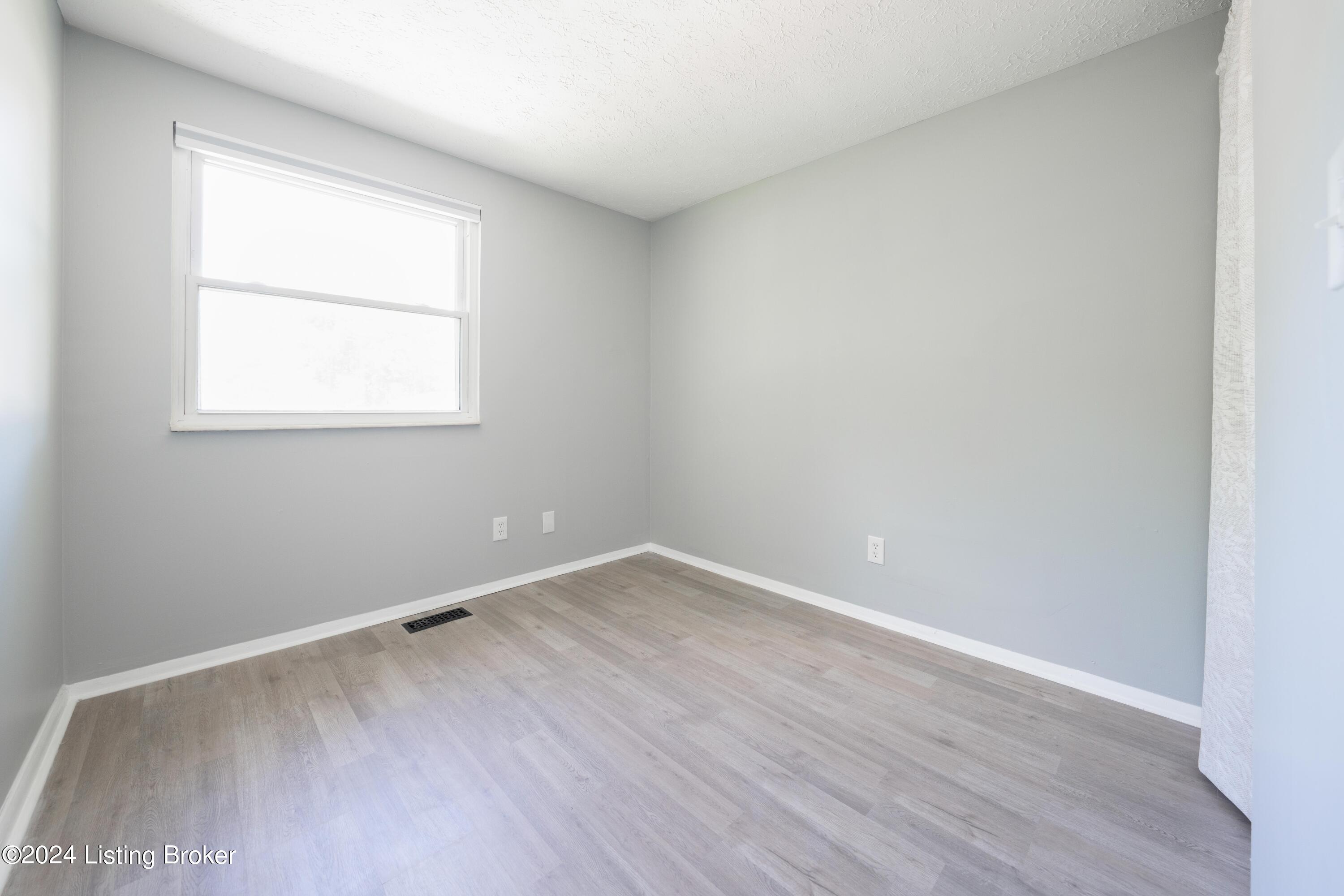 4707 Lunenburg Dr