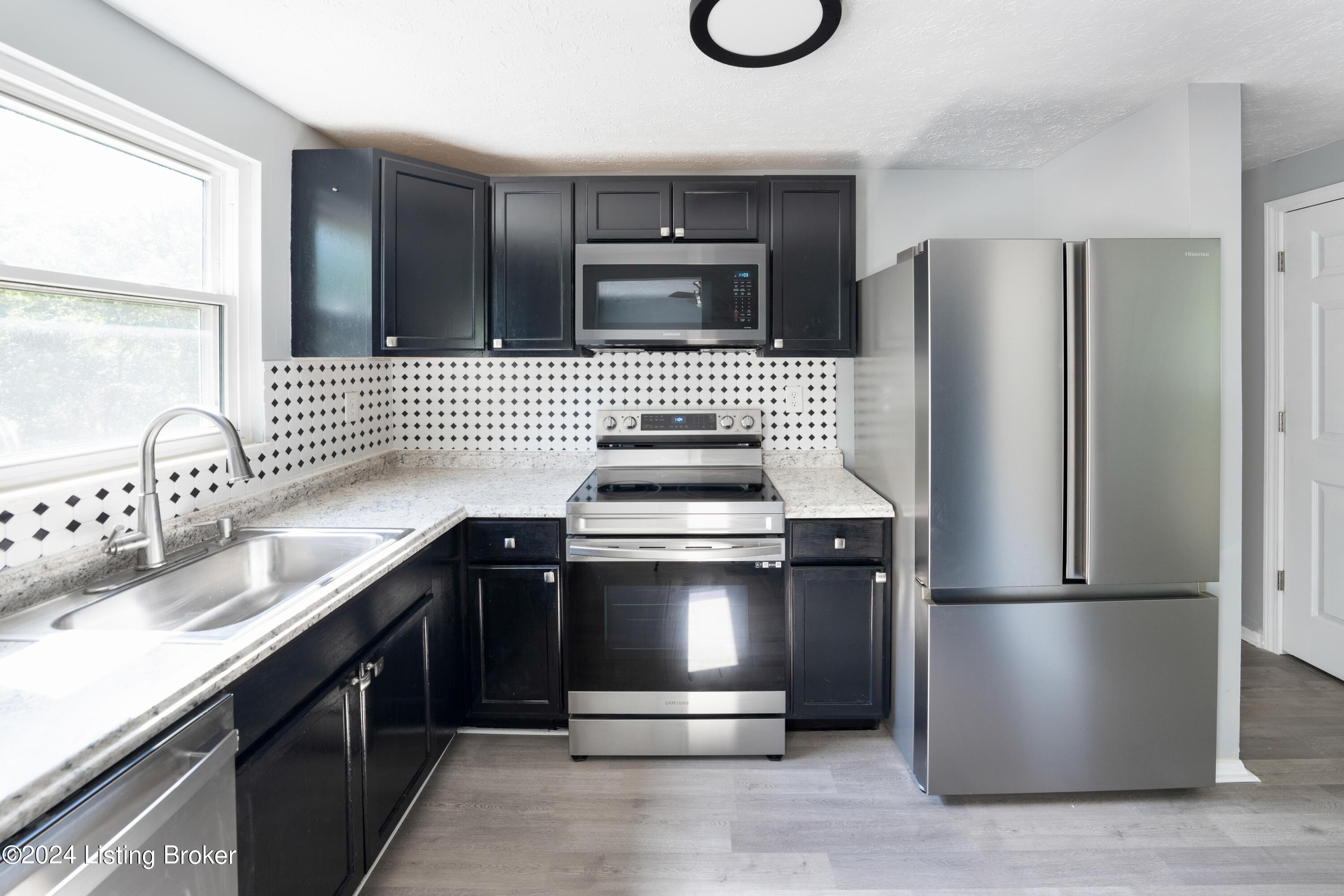 4707 Lunenburg Dr