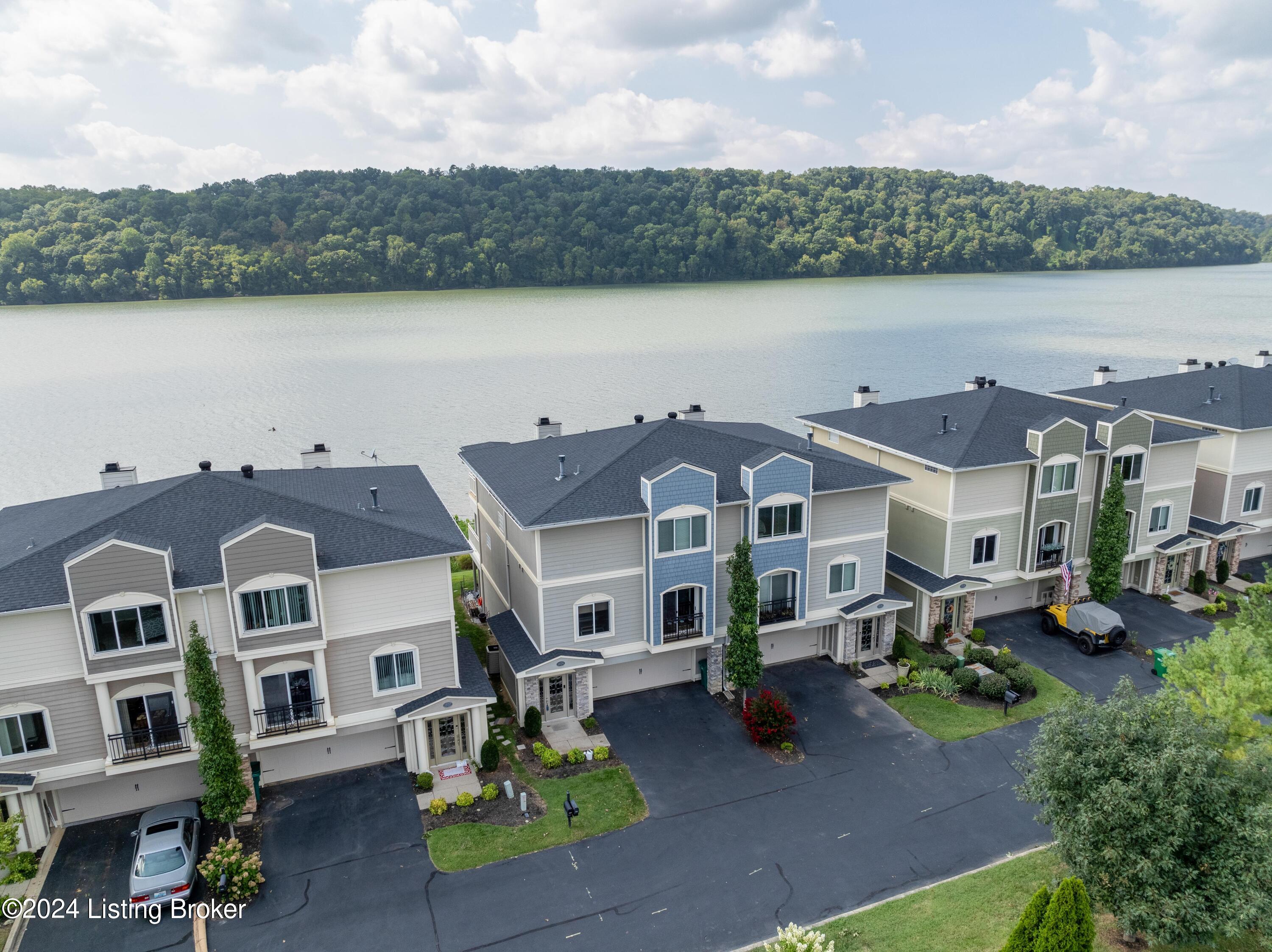 1604 Victory Ct