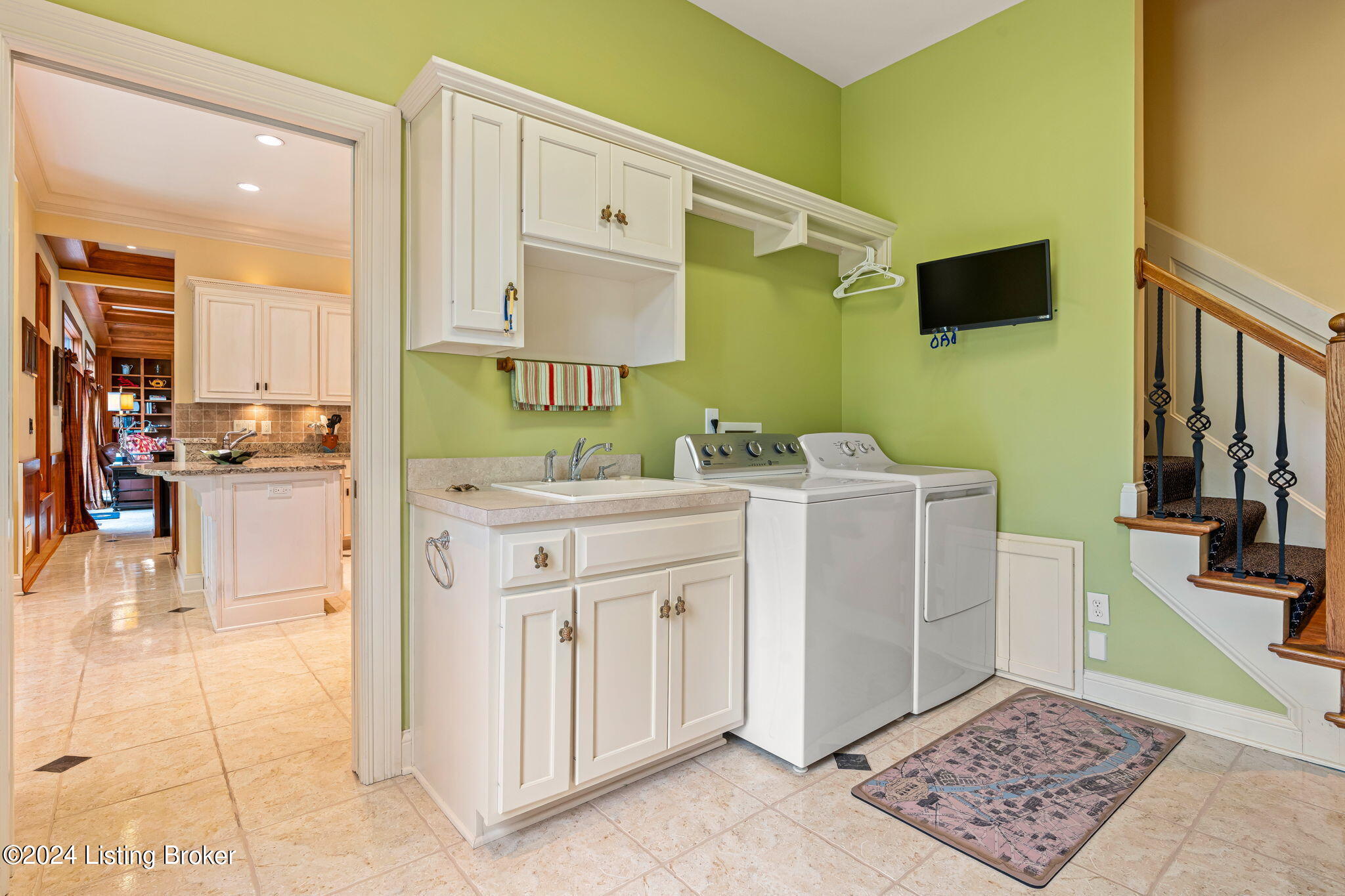 1001 Anchorage Woods Cir