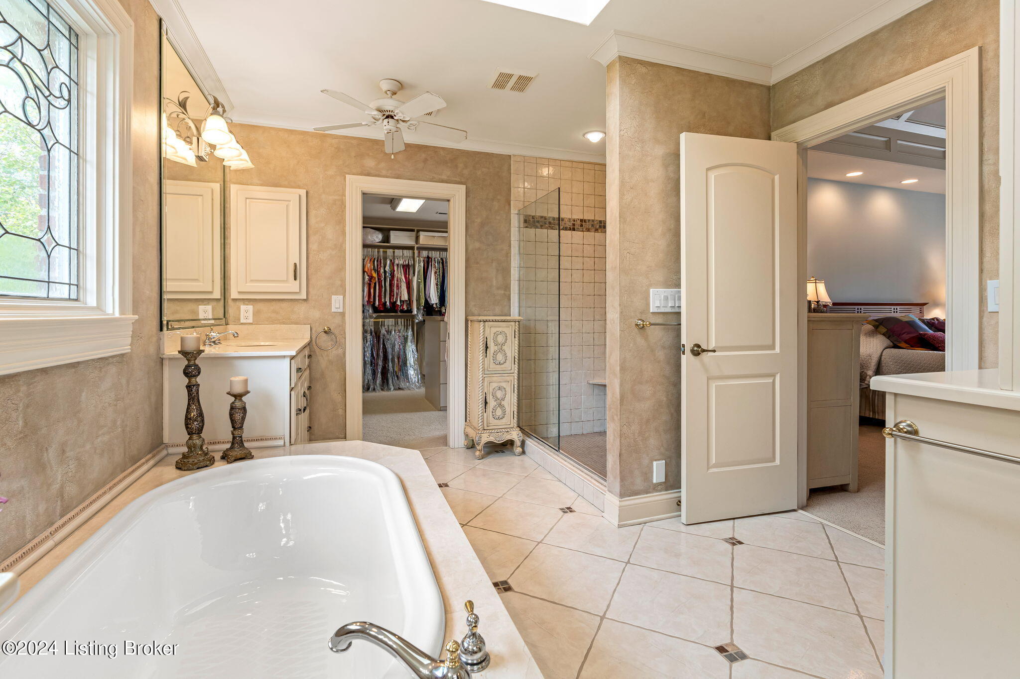 1001 Anchorage Woods Cir