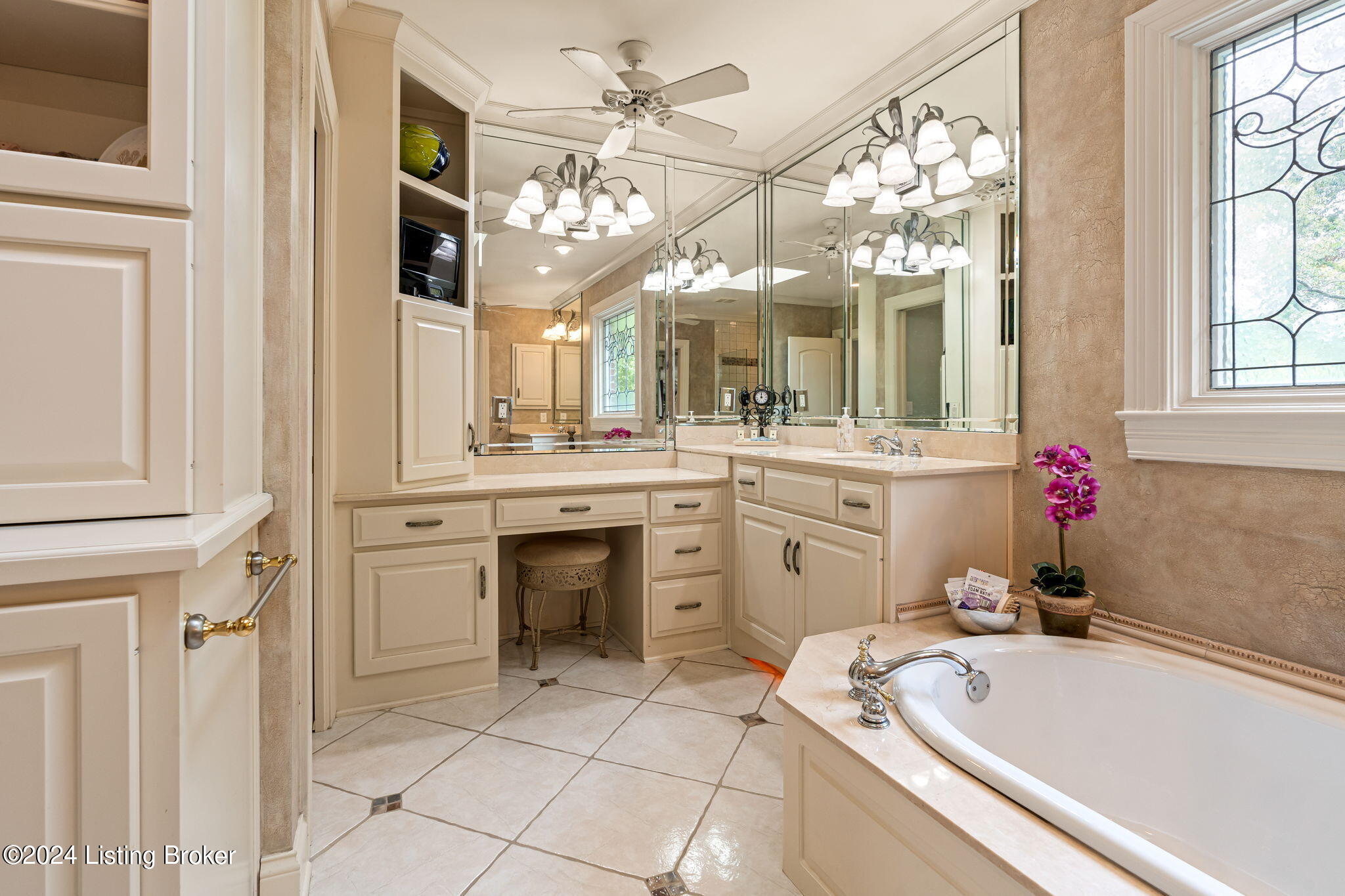 1001 Anchorage Woods Cir