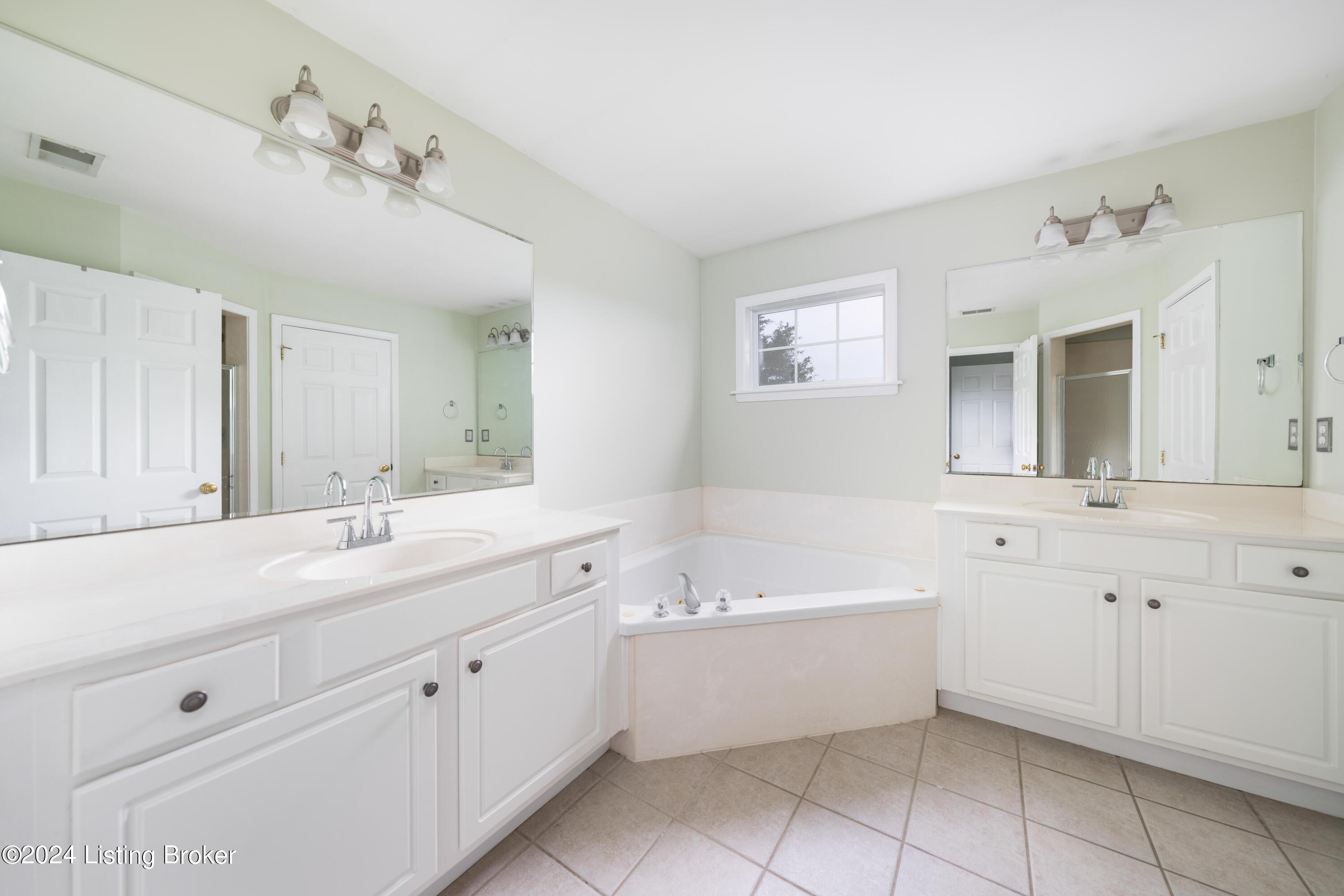12929 Willow Forest Dr