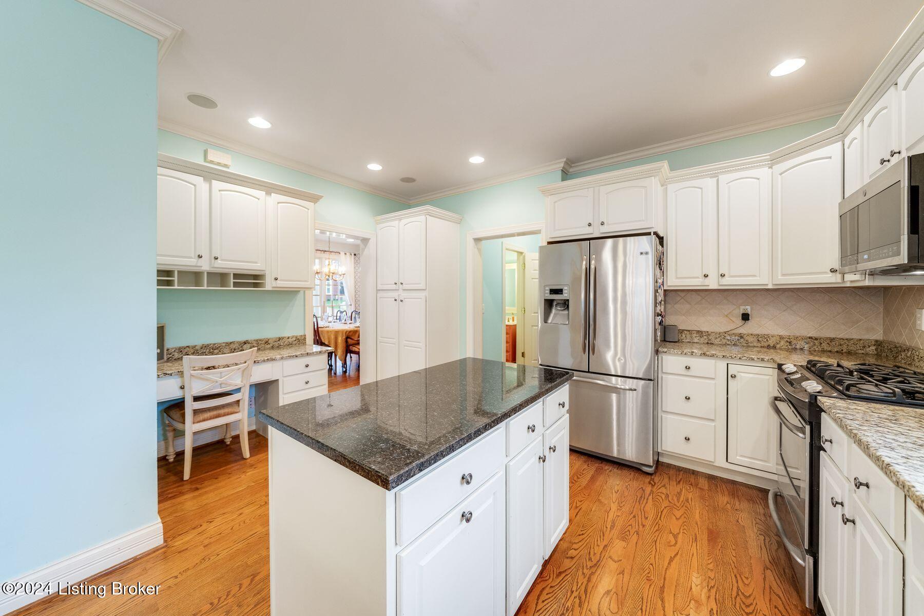 3800 Woodmont Park Ln