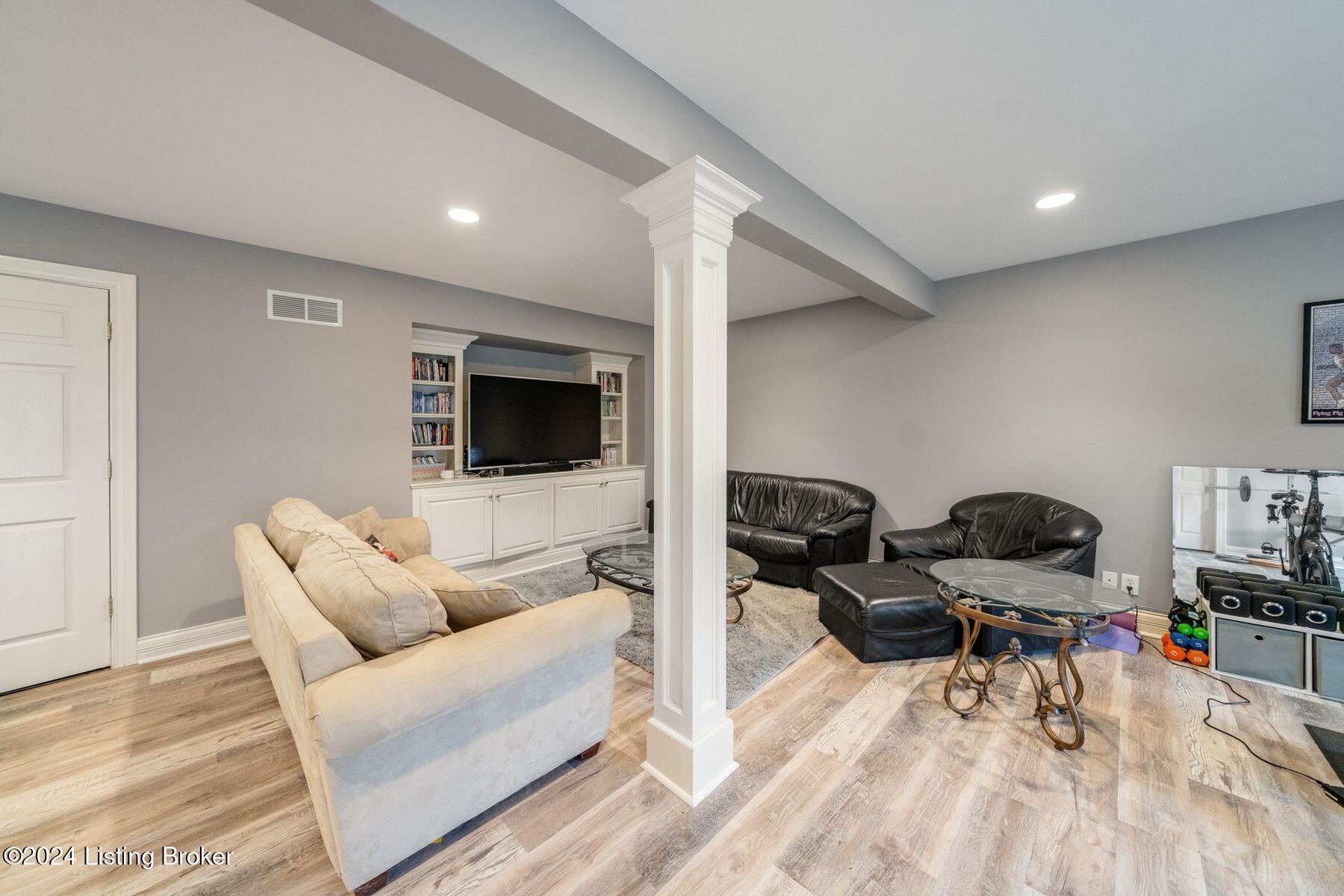 3800 Woodmont Park Ln