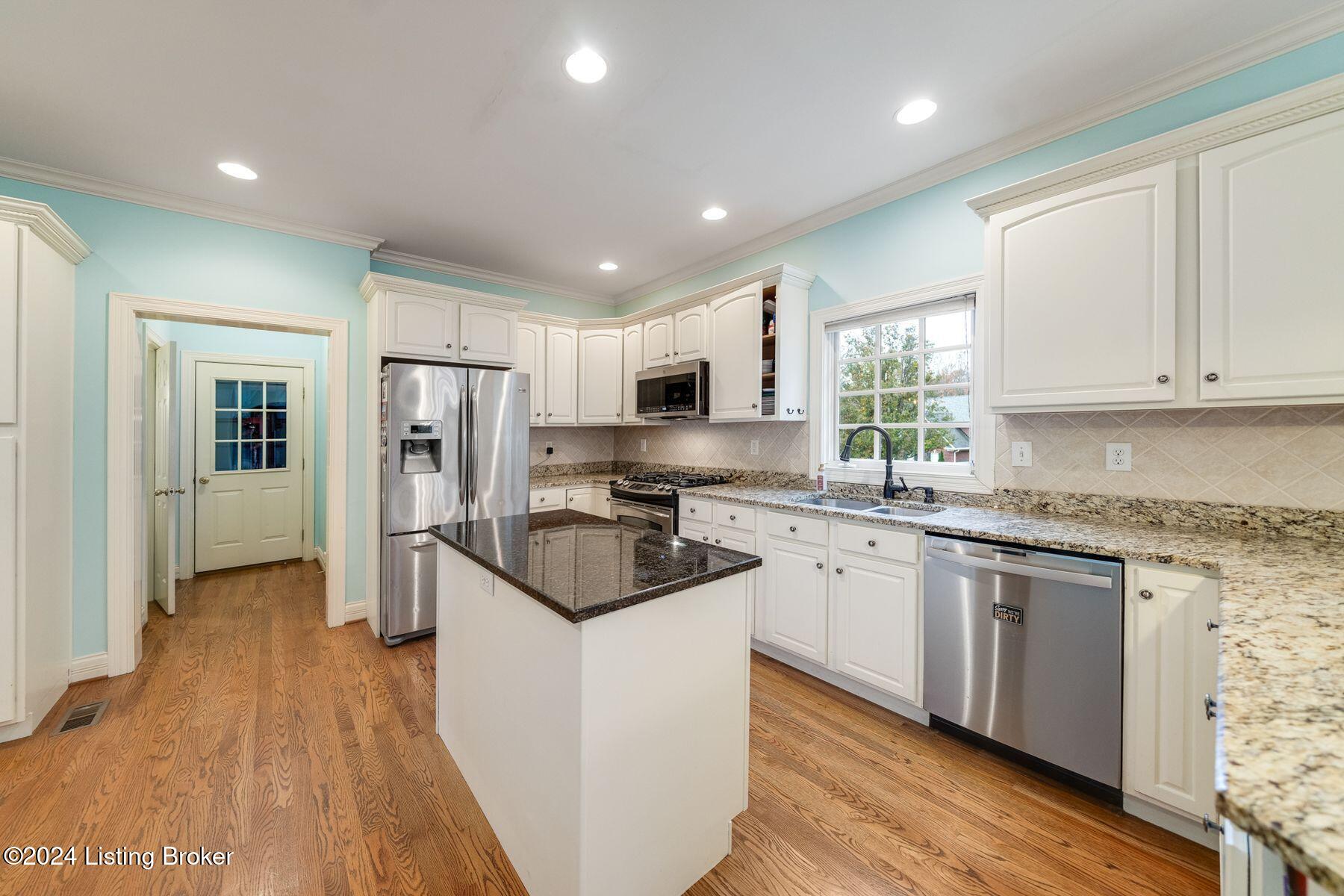 3800 Woodmont Park Ln