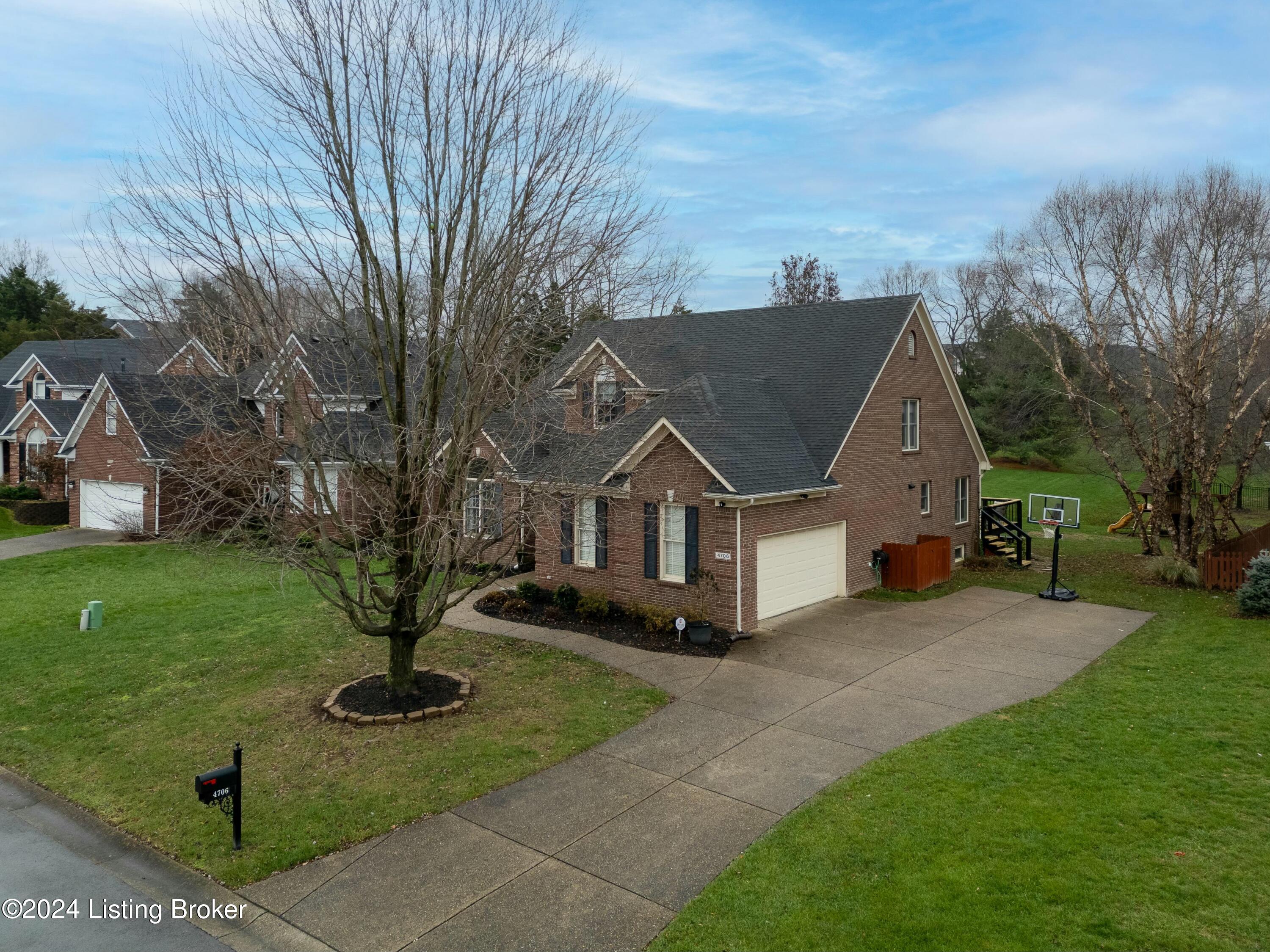 4706 Redbud Forest Pl