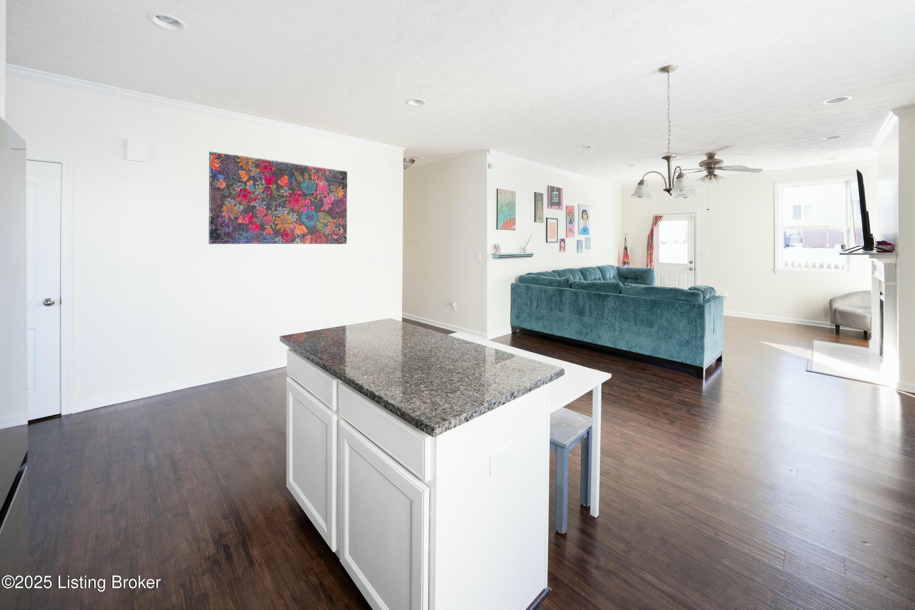 5061 Tealwood Dr