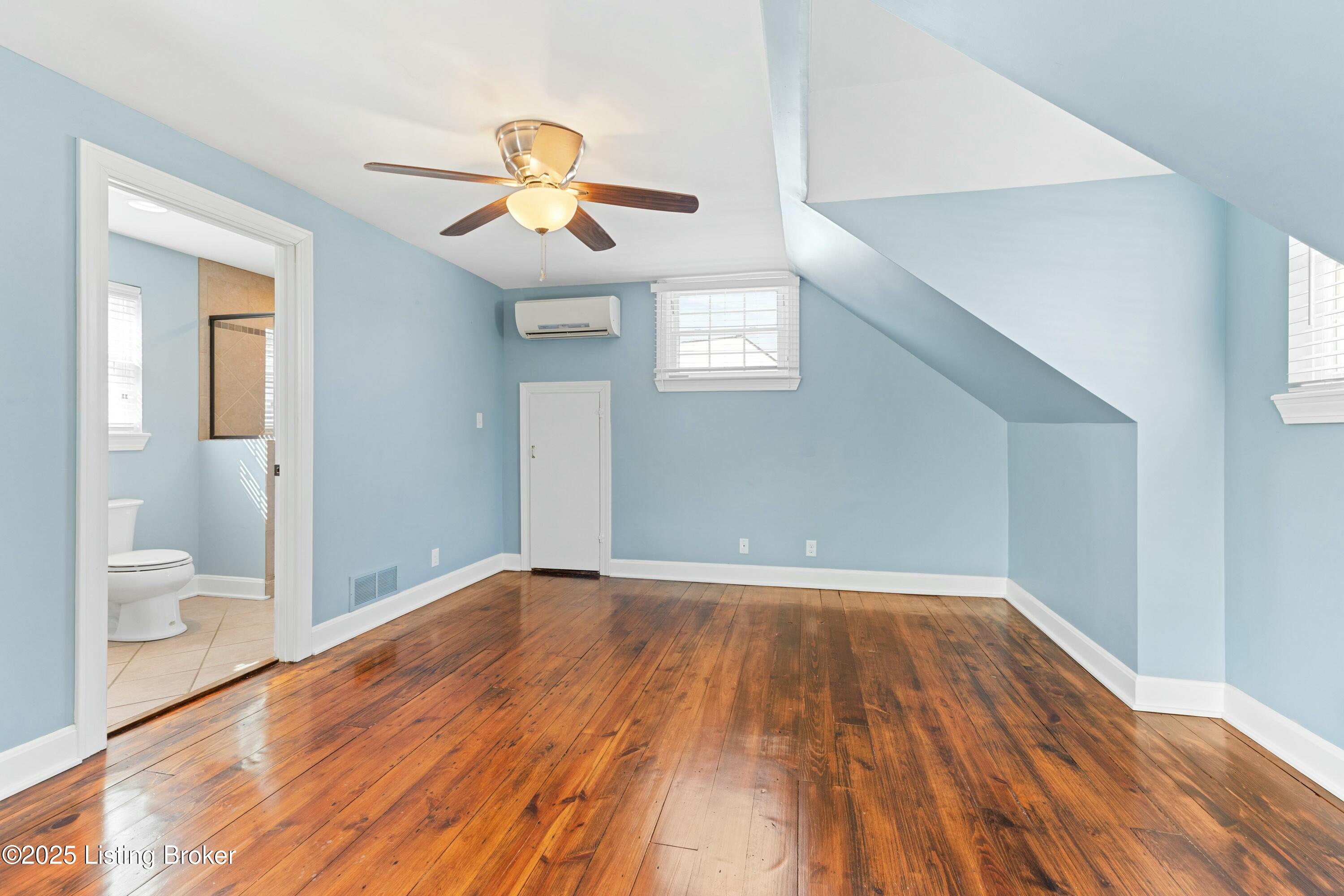 3122 Bobolink Rd