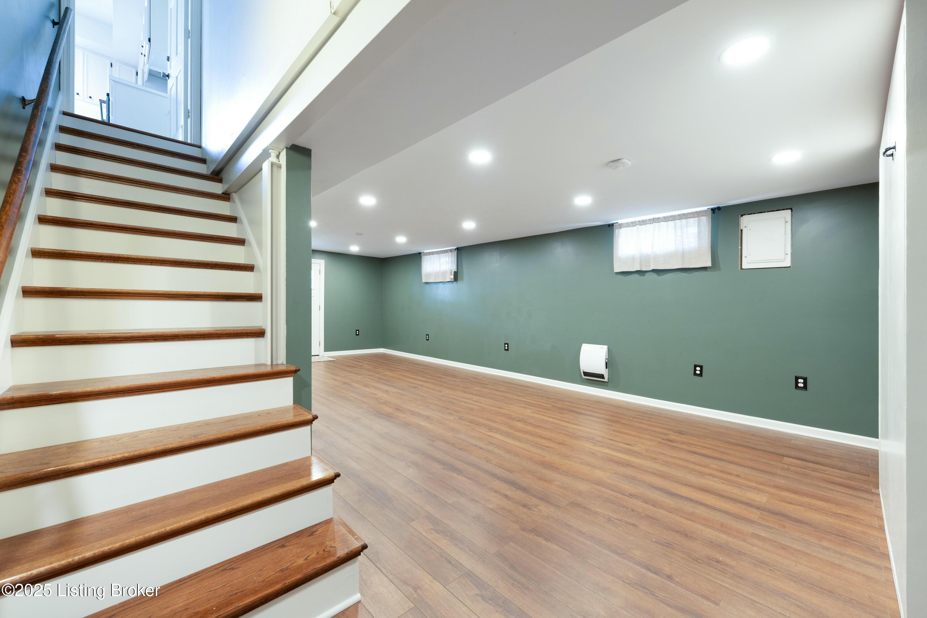 2209 Douglass Woods Ct