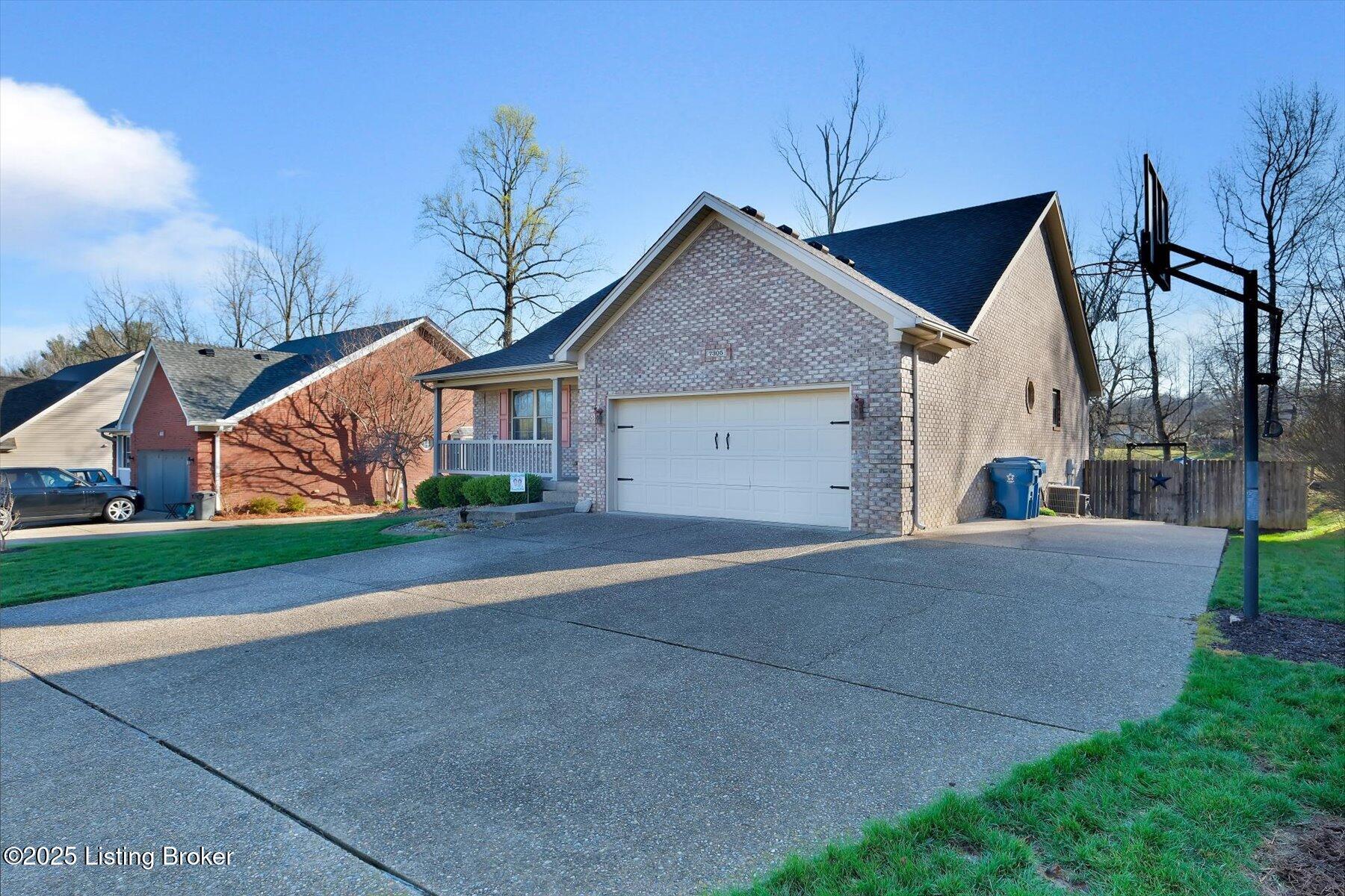 7305 Oakburn Dr