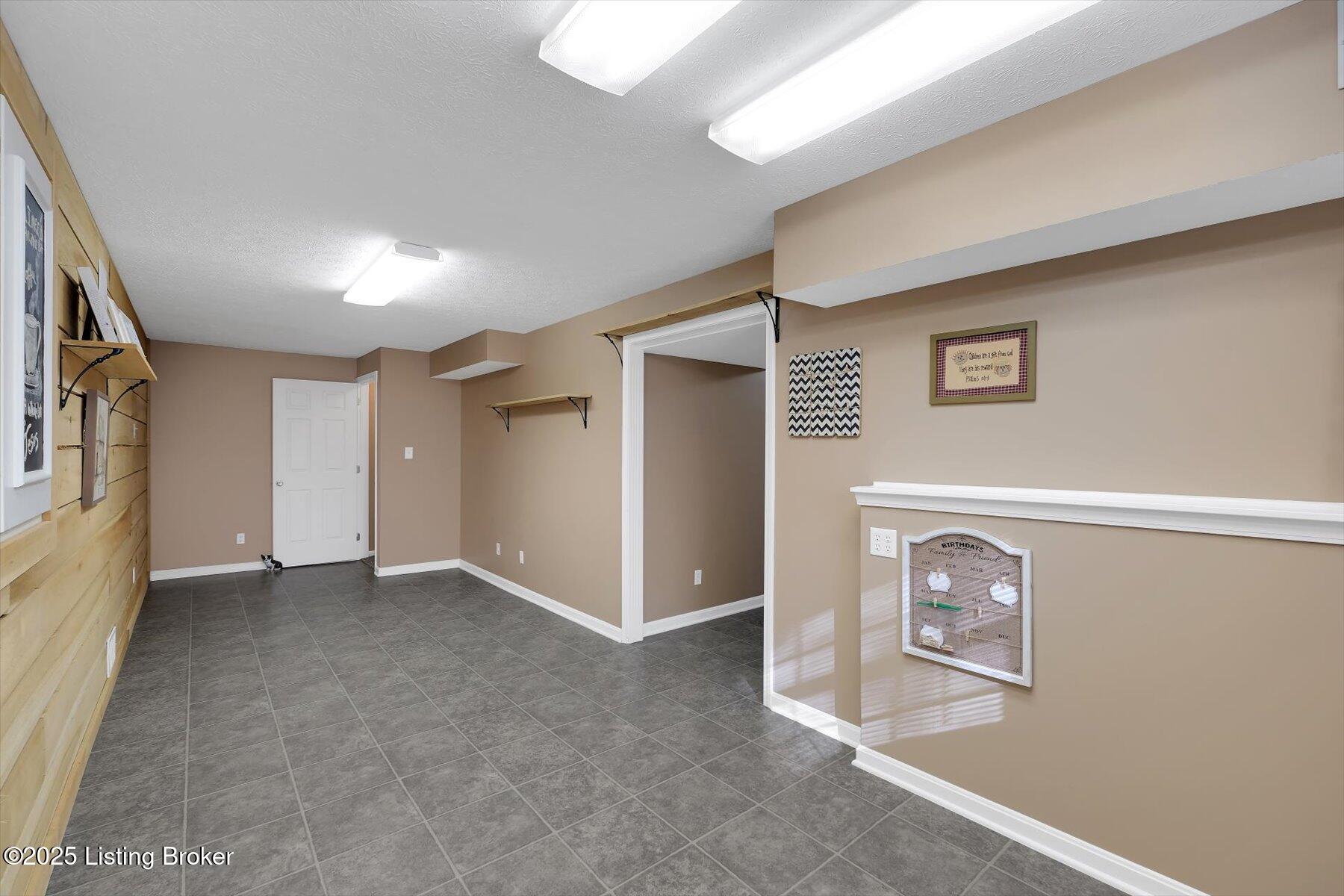 7305 Oakburn Dr