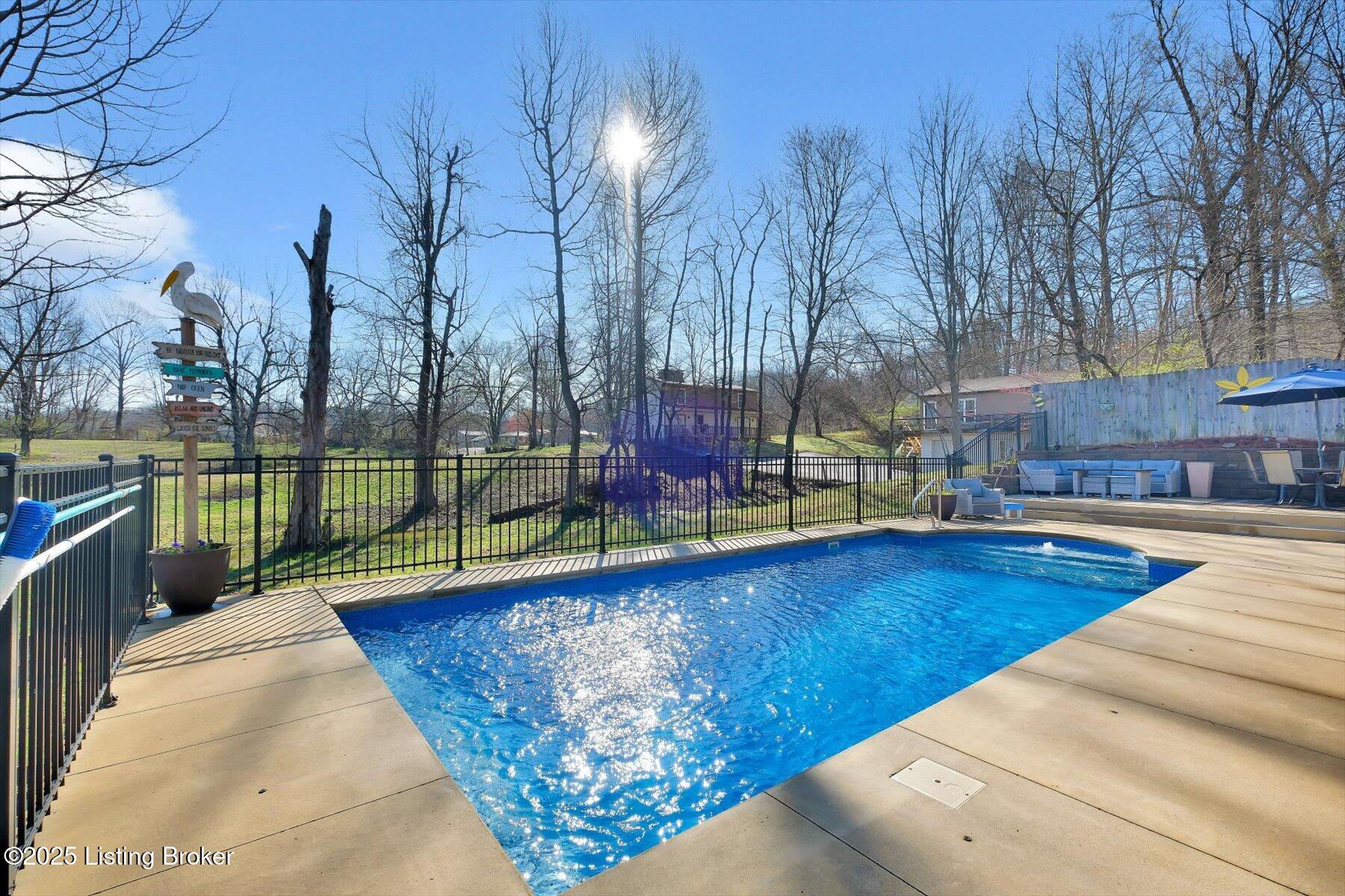 7305 Oakburn Dr