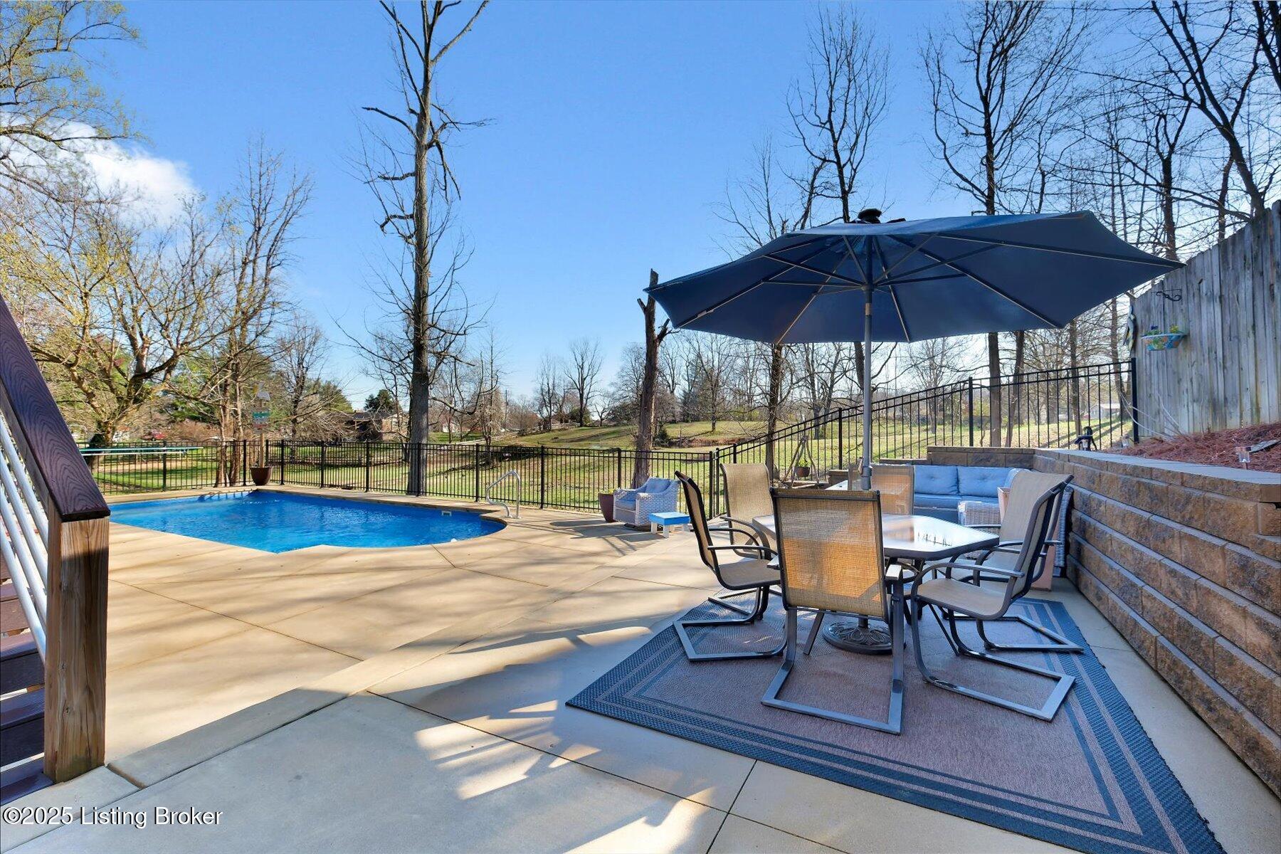 7305 Oakburn Dr