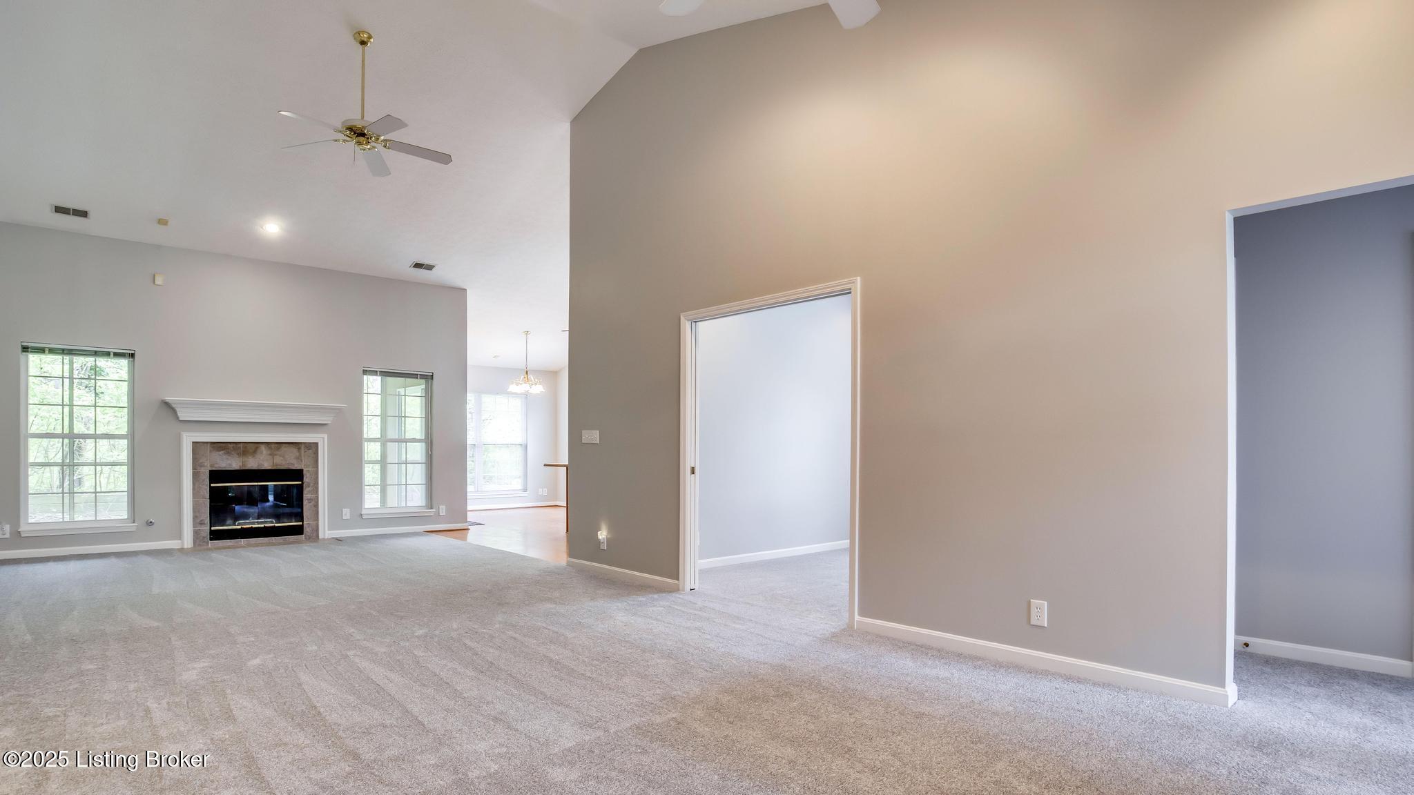 525 Village Lake Dr