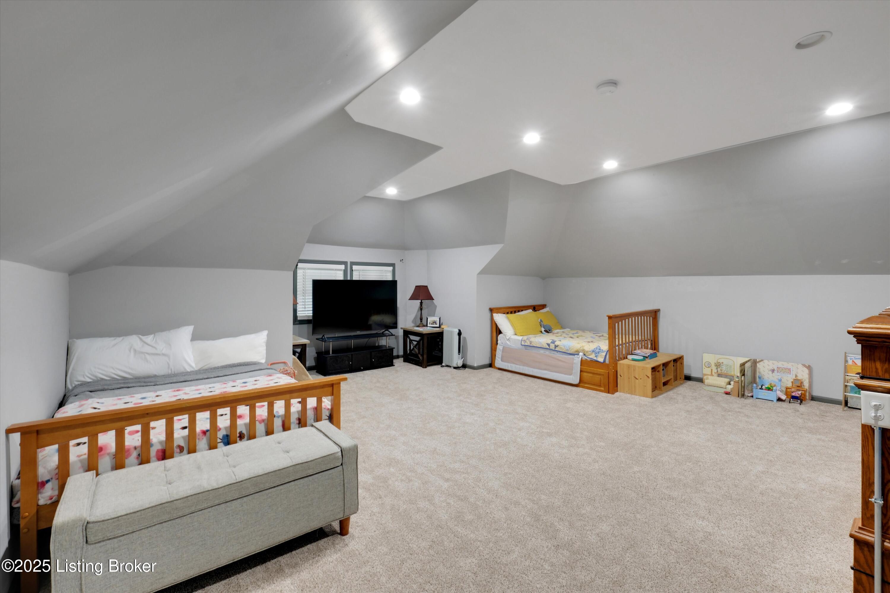 1228 Cherokee Rd
