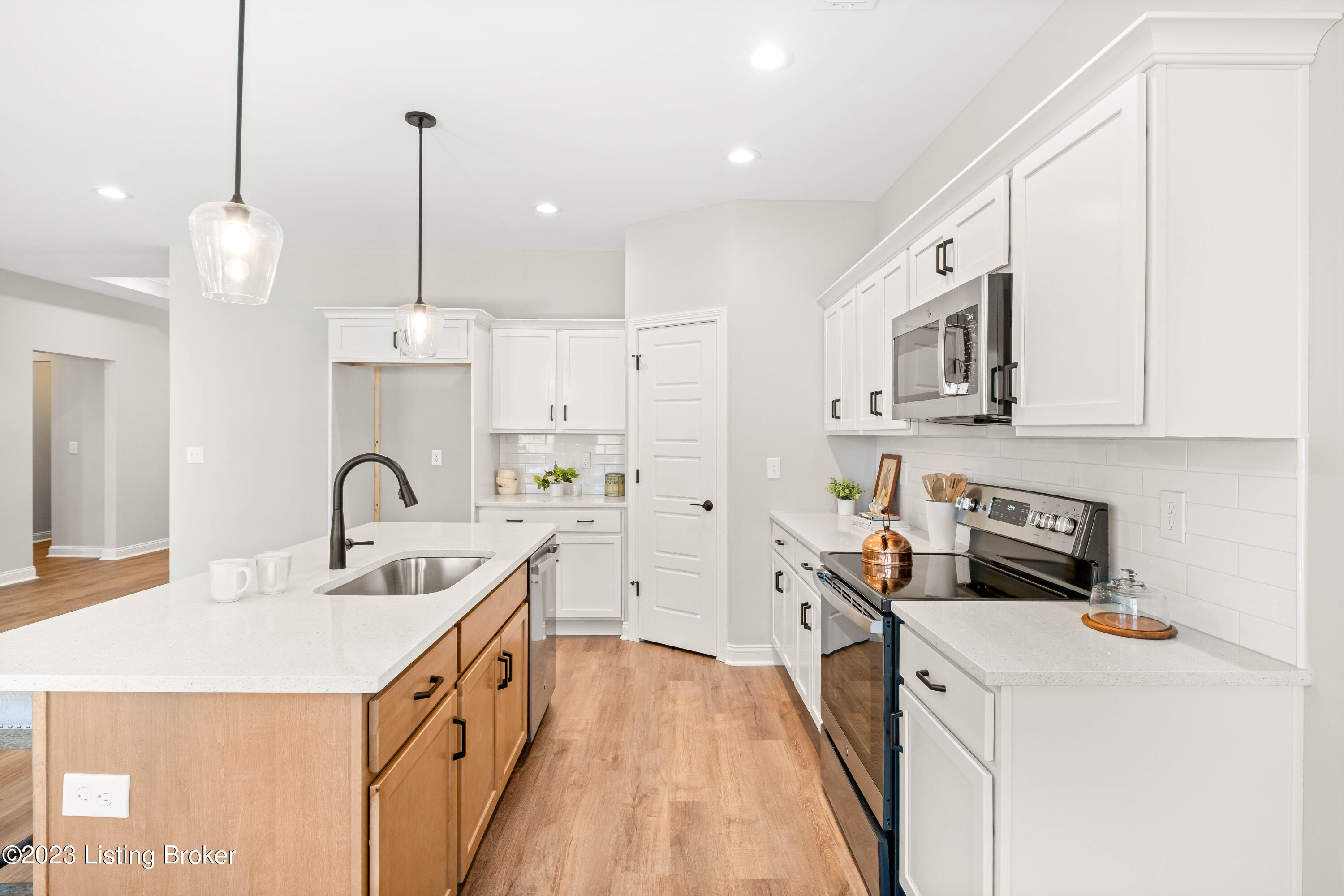 801 Artisan Pkwy