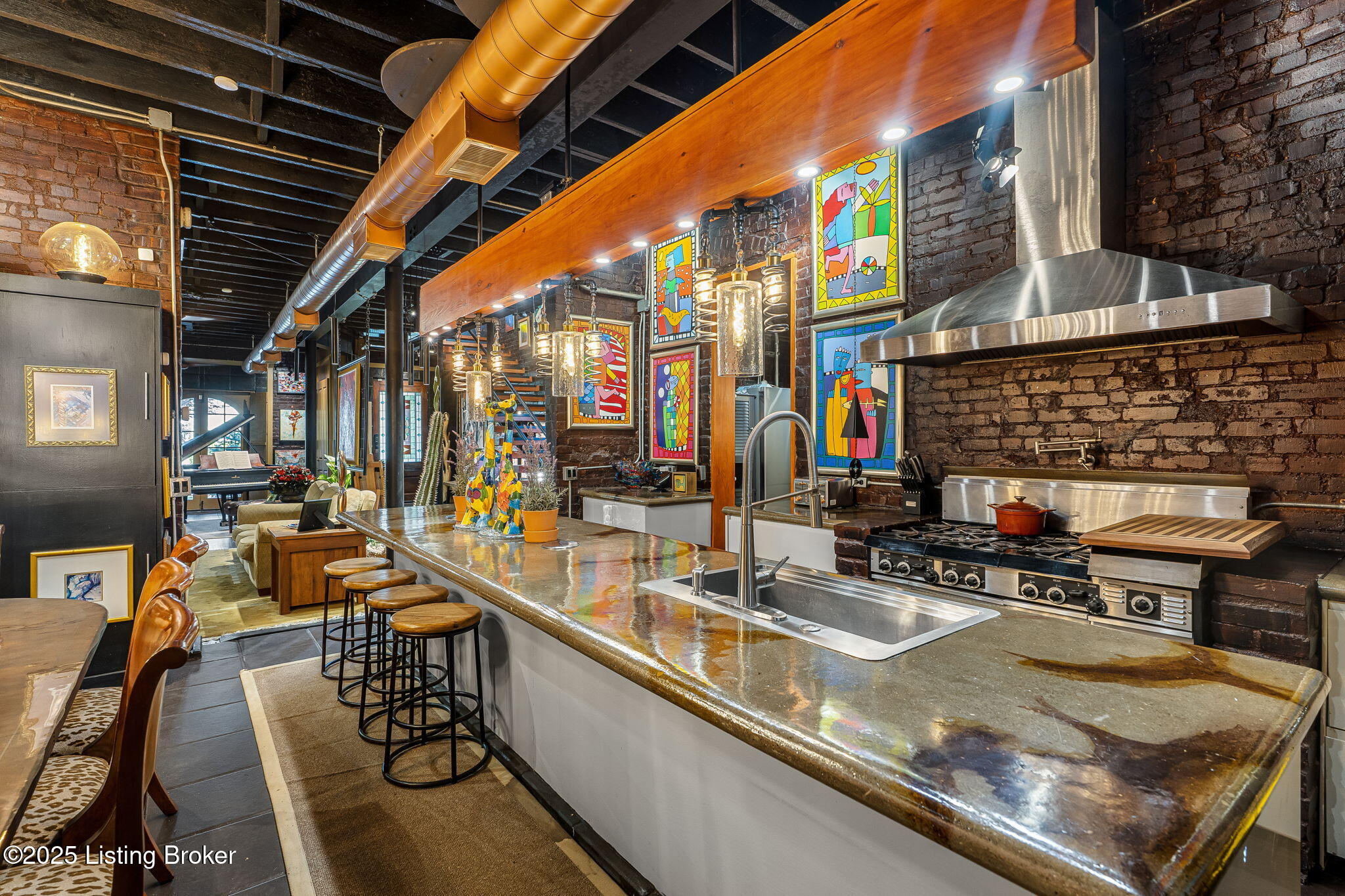 1315 S 1st St, Louisville