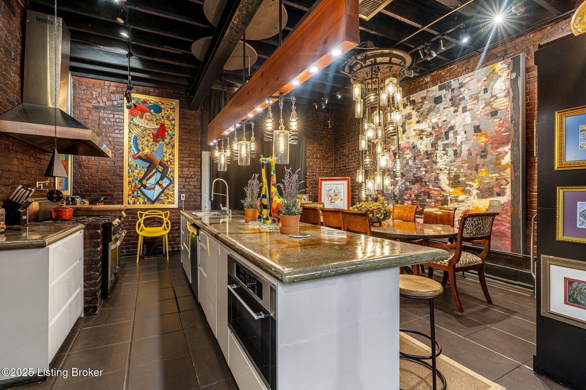 1315 S 1st St, Louisville