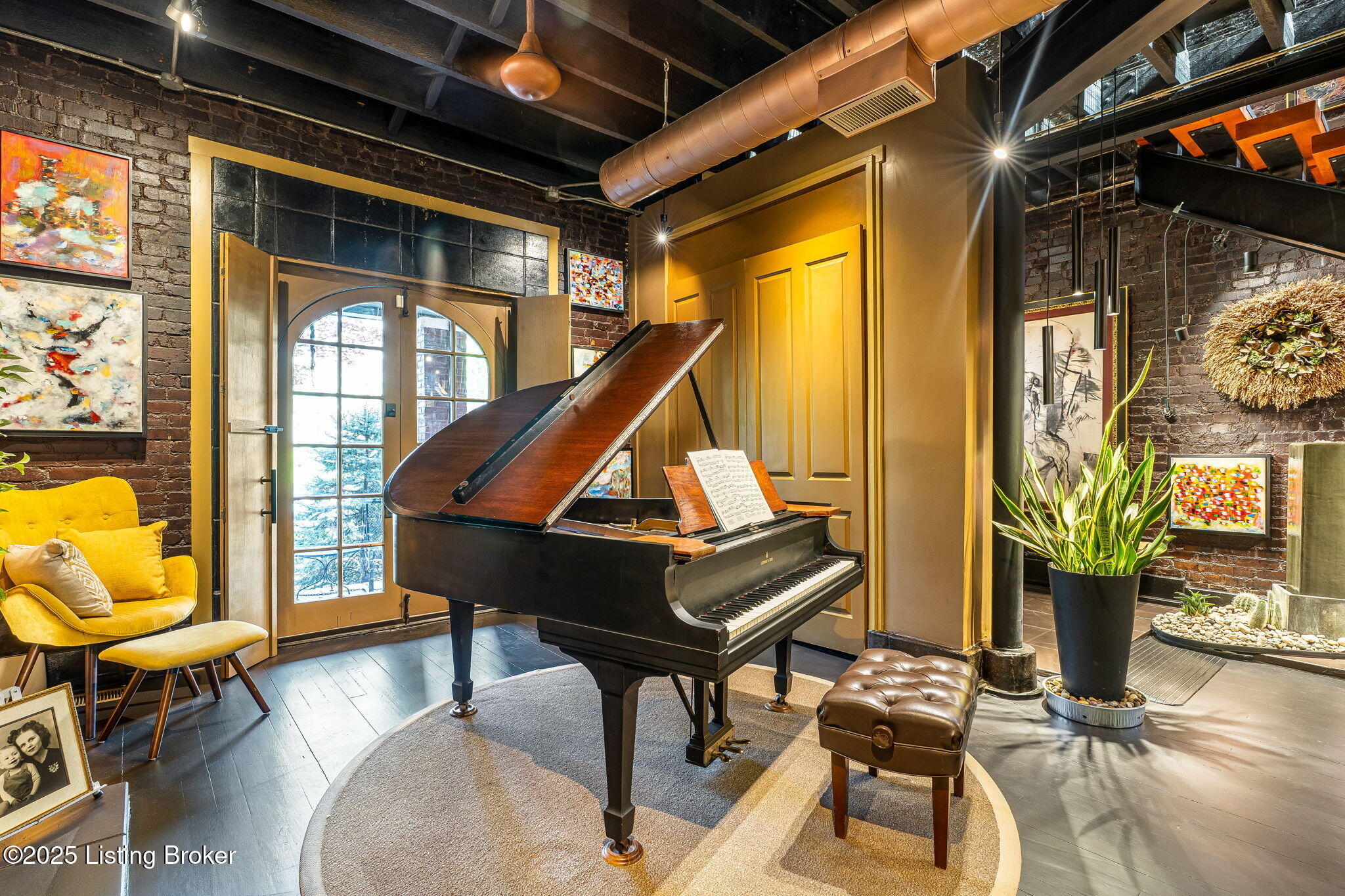 1315 S 1st St, Louisville