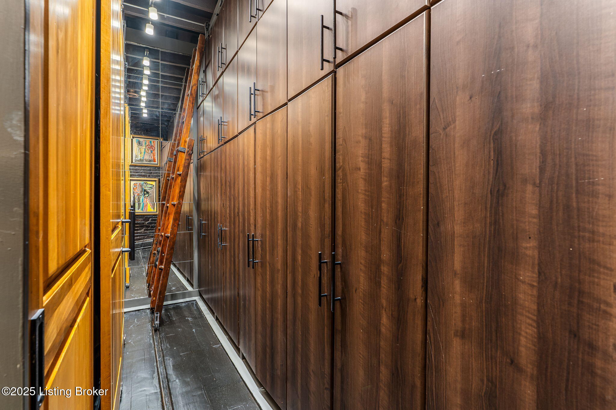 1315 S 1st St, Louisville