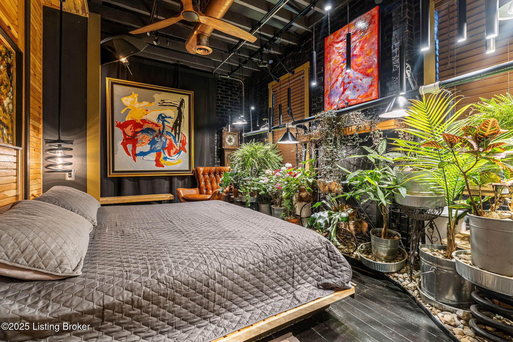 1315 S 1st St, Louisville