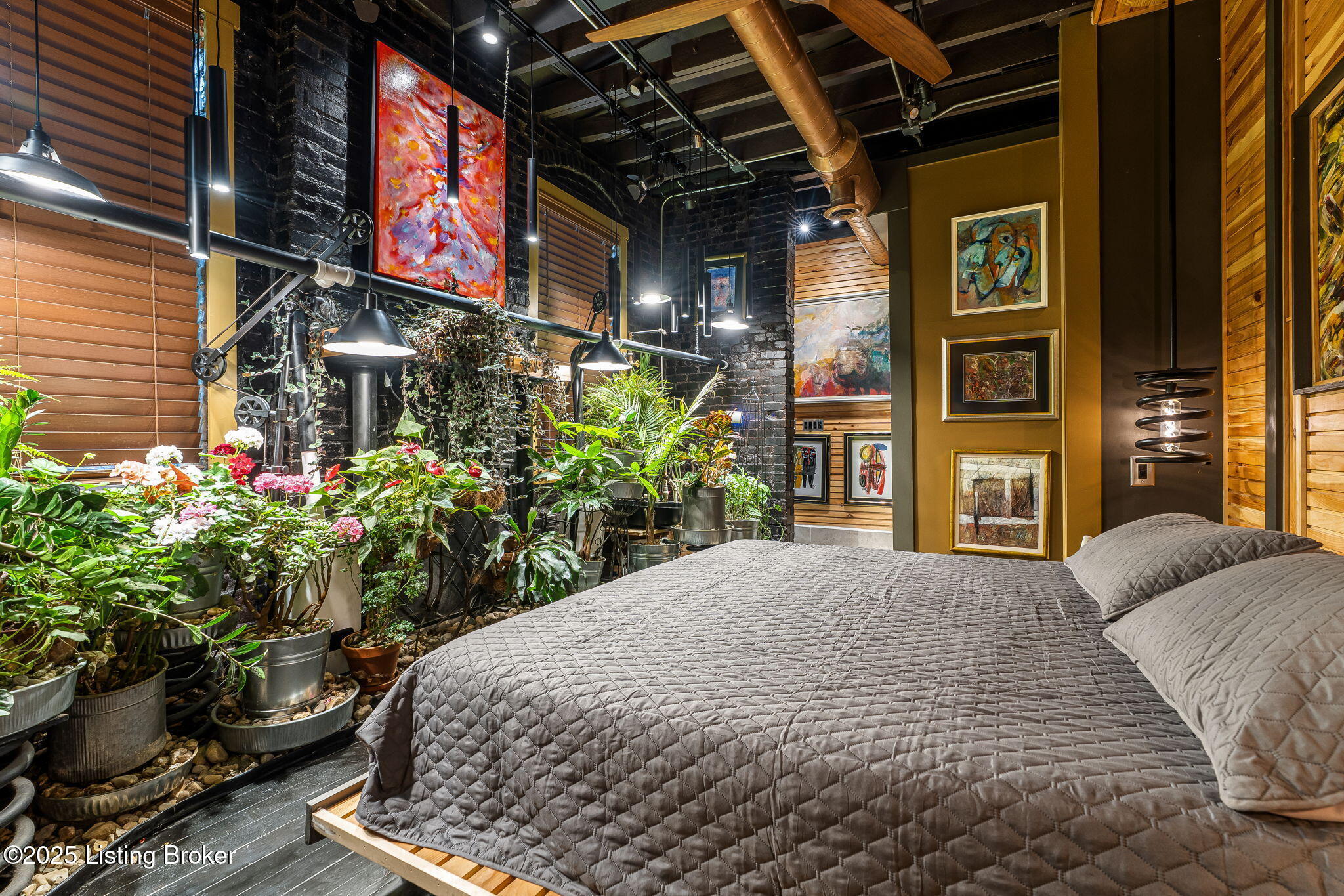 1315 S 1st St, Louisville