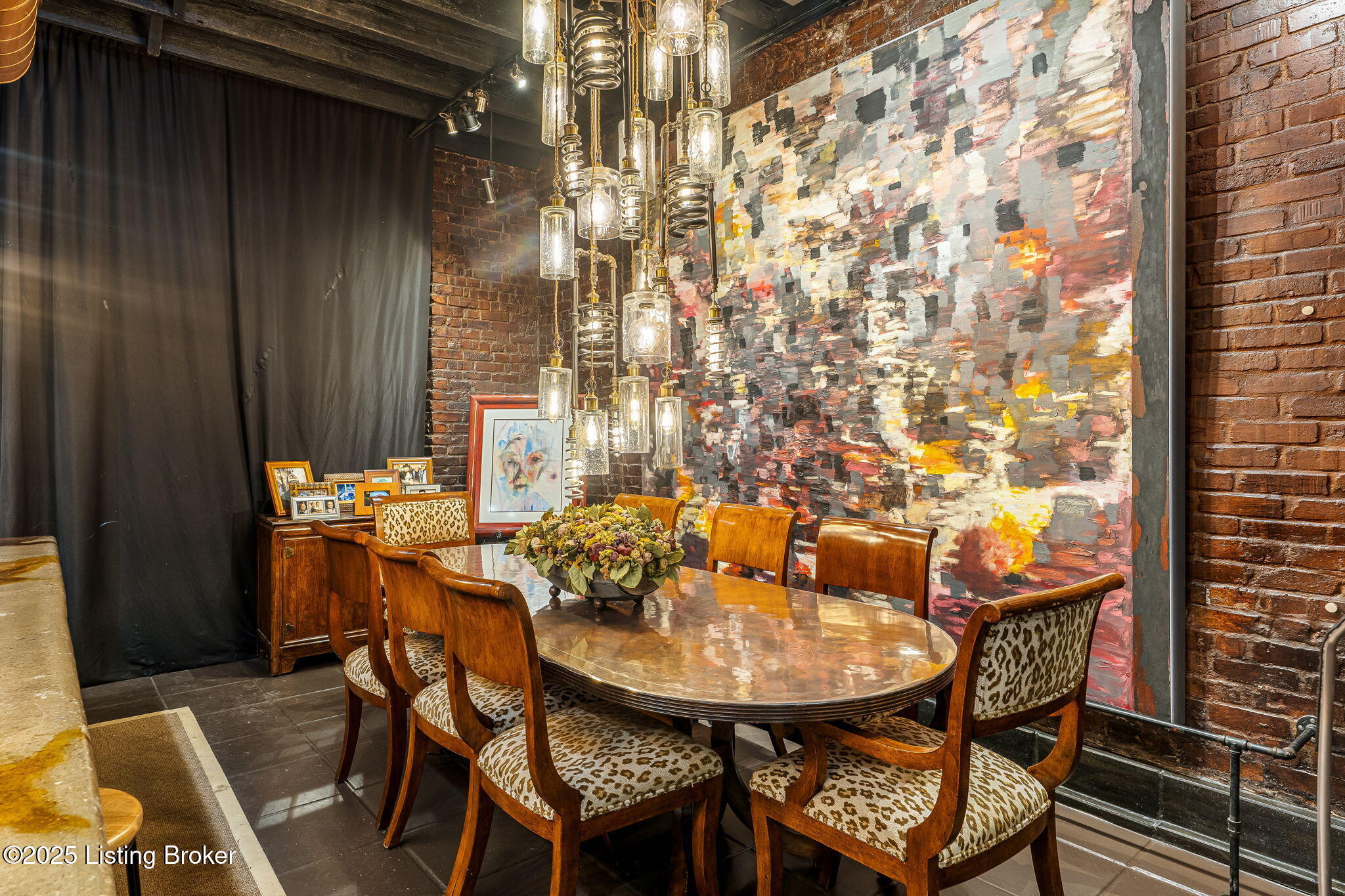 1315 S 1st St, Louisville