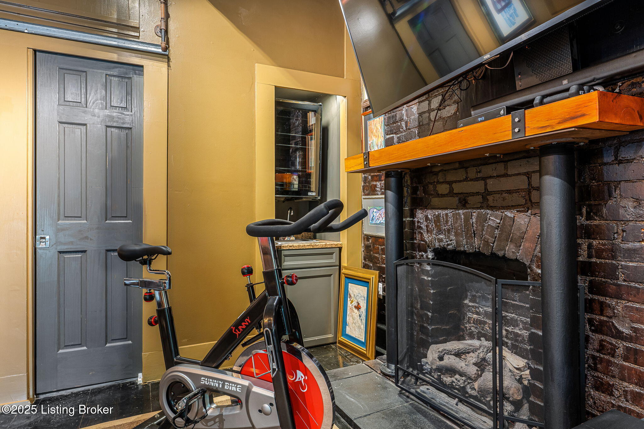 1315 S 1st St, Louisville