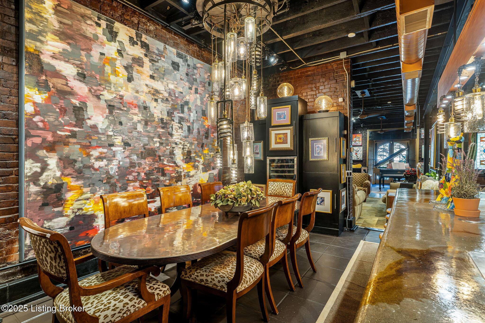 1315 S 1st St, Louisville