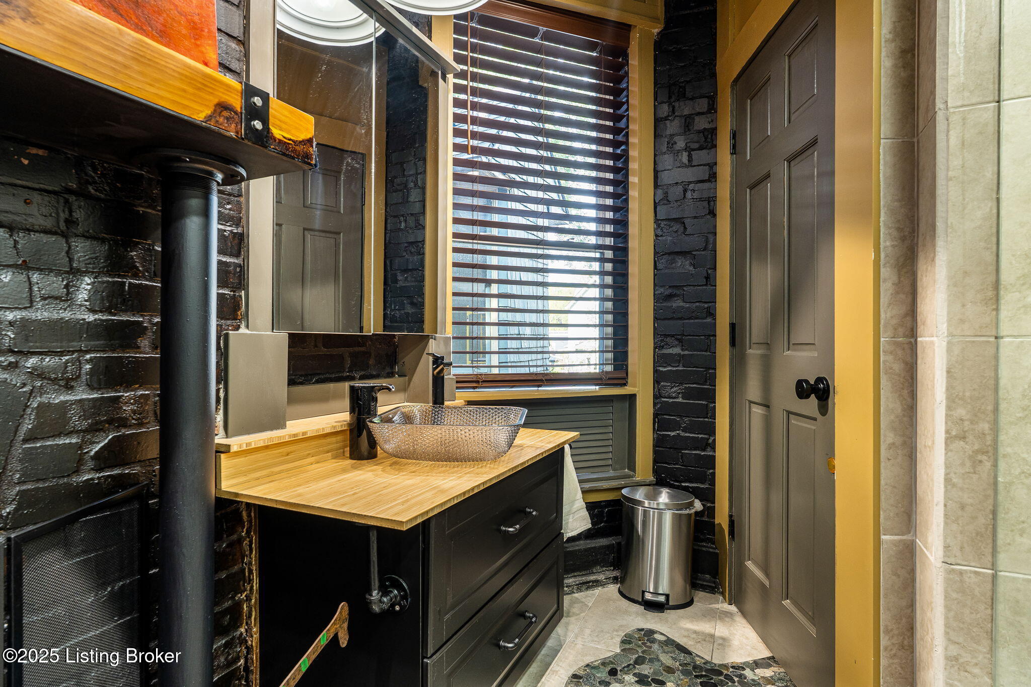 1315 S 1st St, Louisville