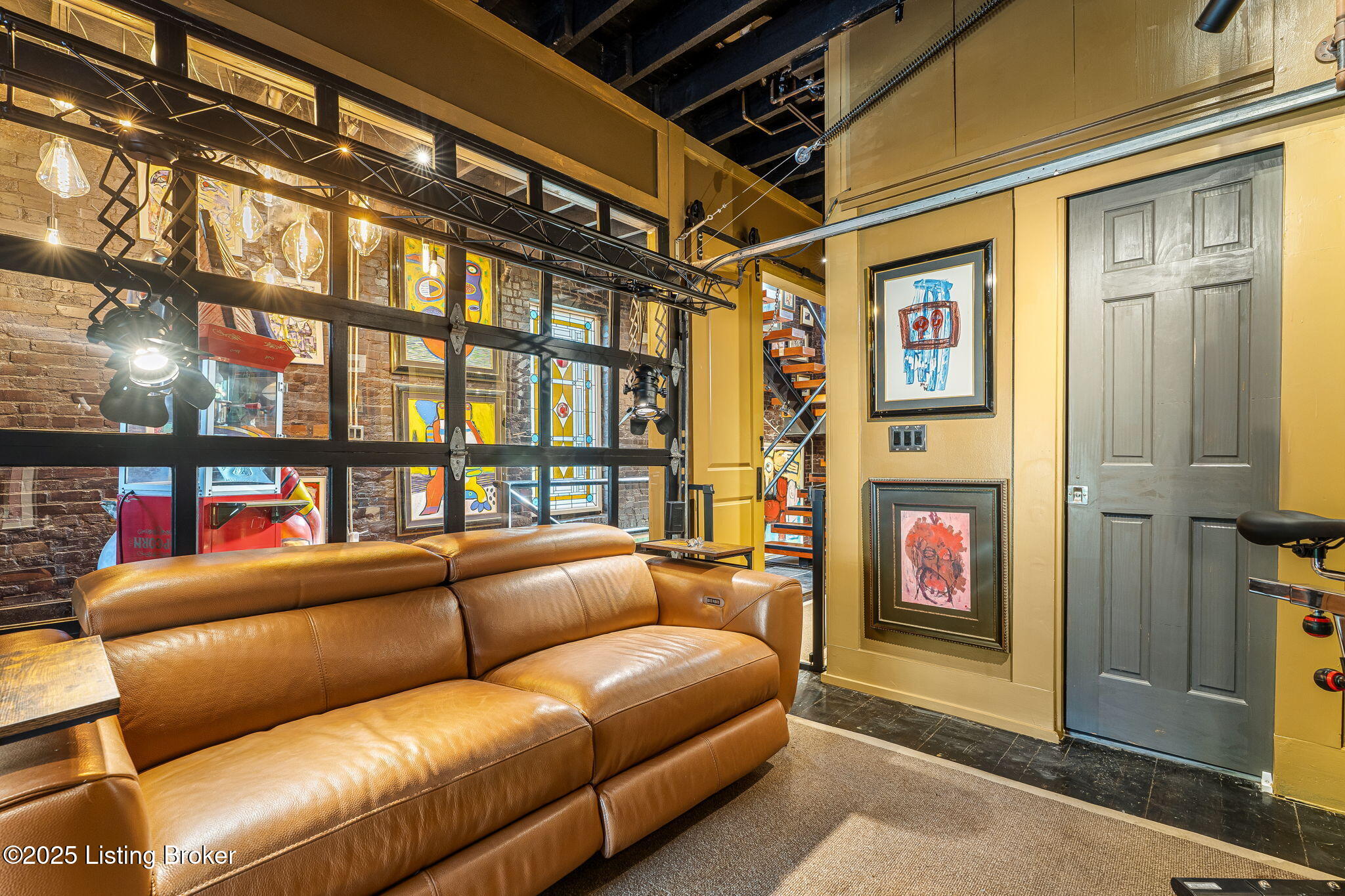 1315 S 1st St, Louisville