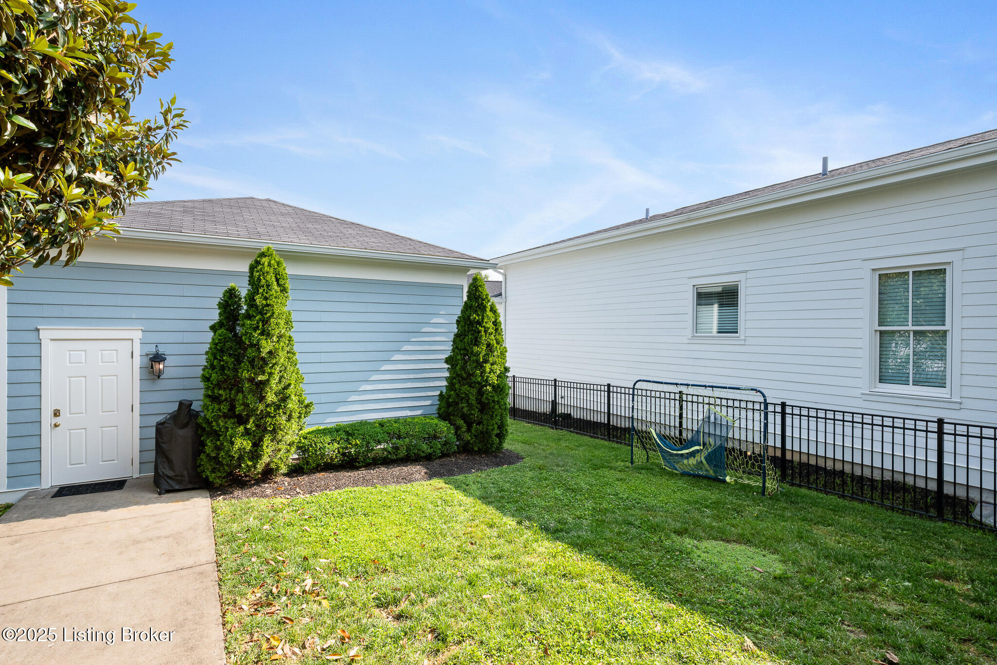 8804 Featherbell Blvd