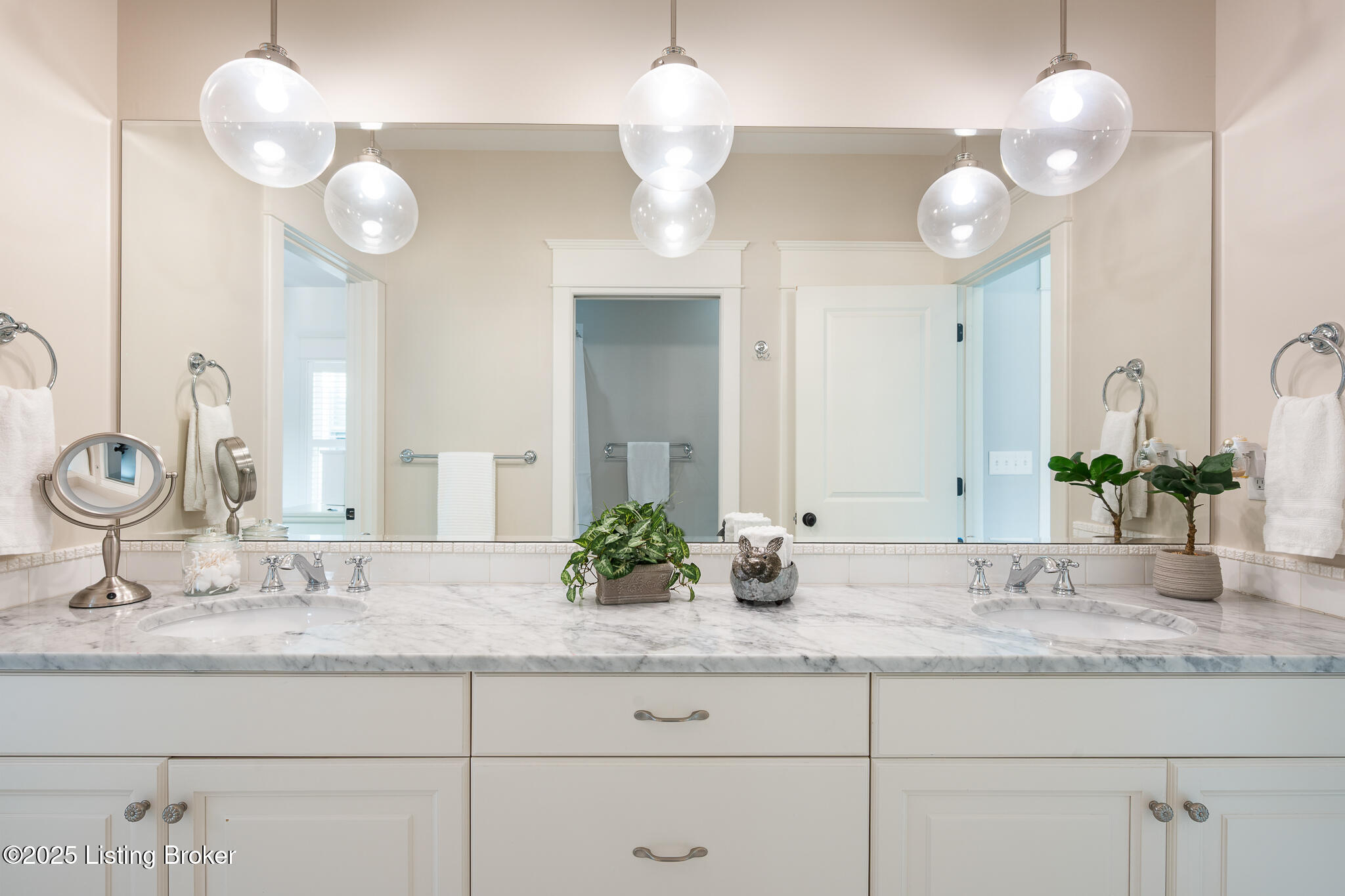 8804 Featherbell Blvd