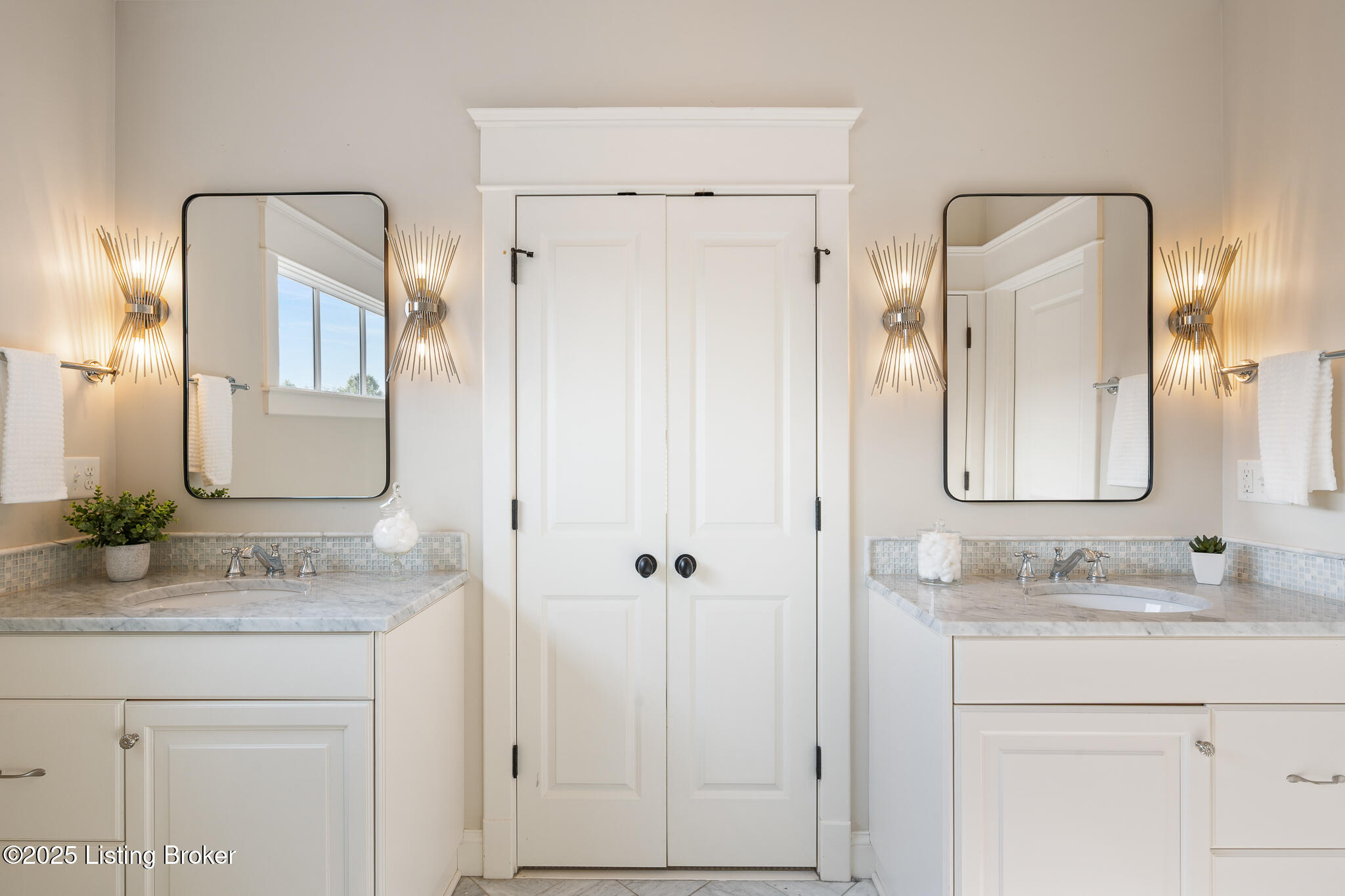 8804 Featherbell Blvd