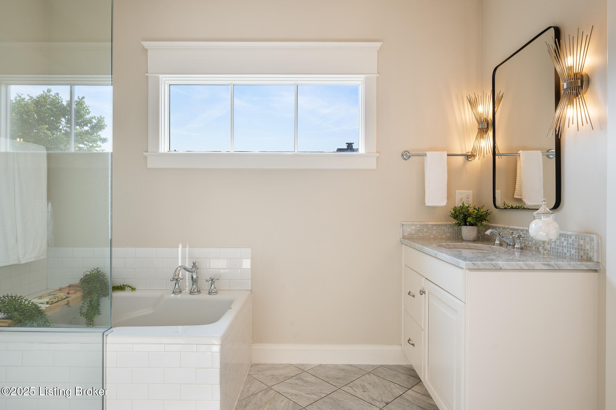 8804 Featherbell Blvd