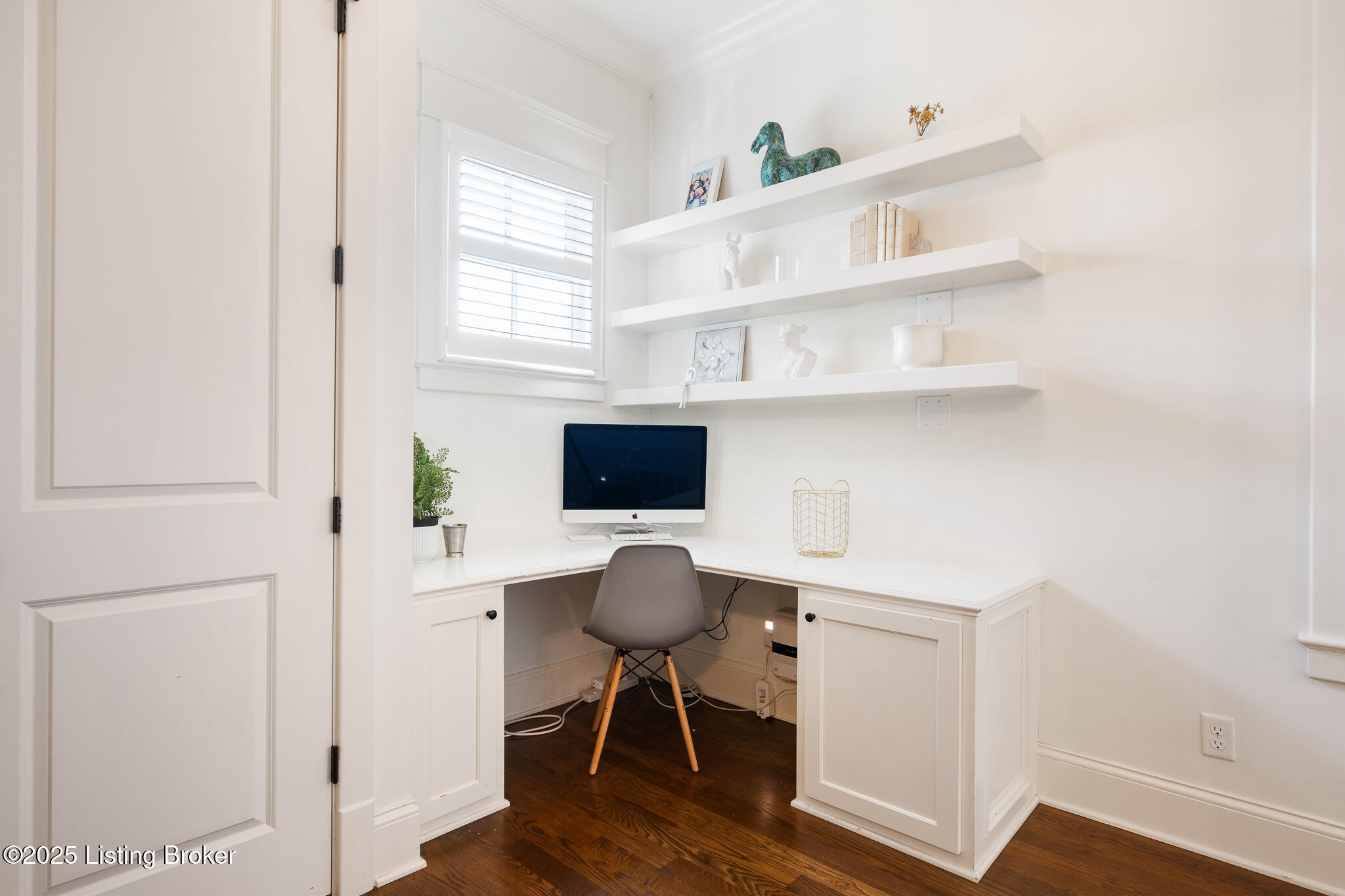 8804 Featherbell Blvd