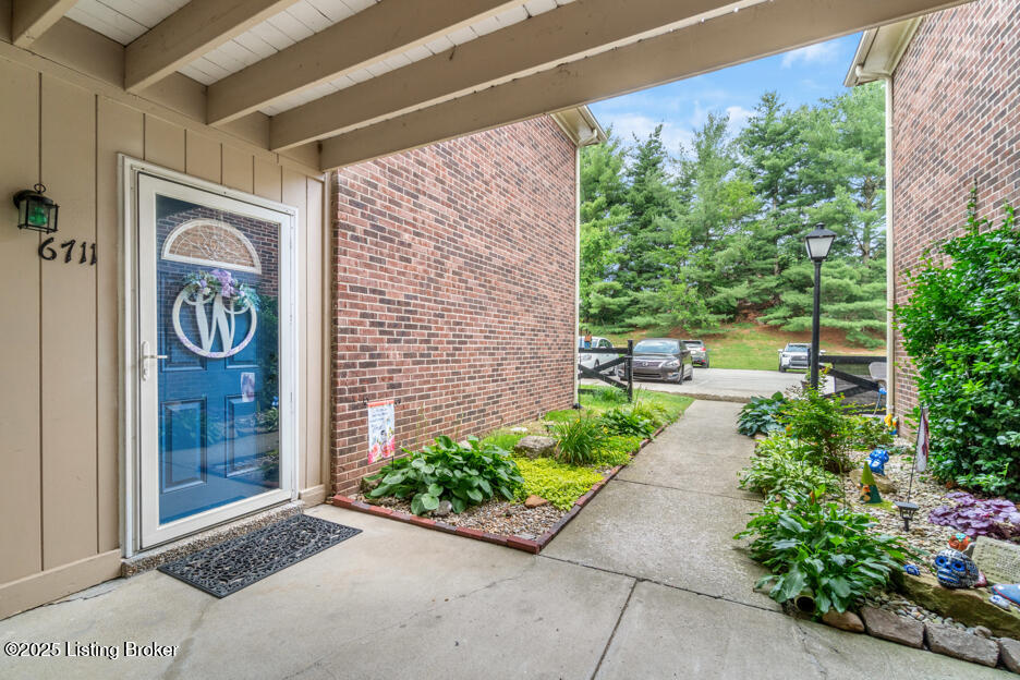 6711 Gunston Ln, H10