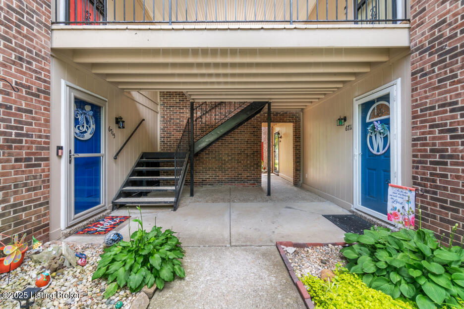 6711 Gunston Ln, H10