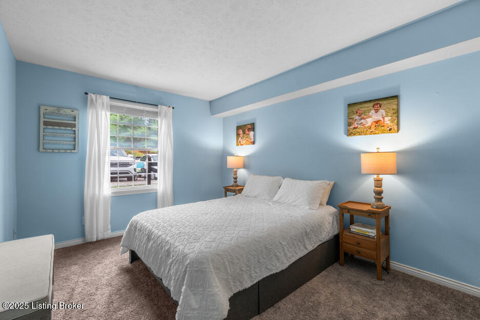 6711 Gunston Ln, H10