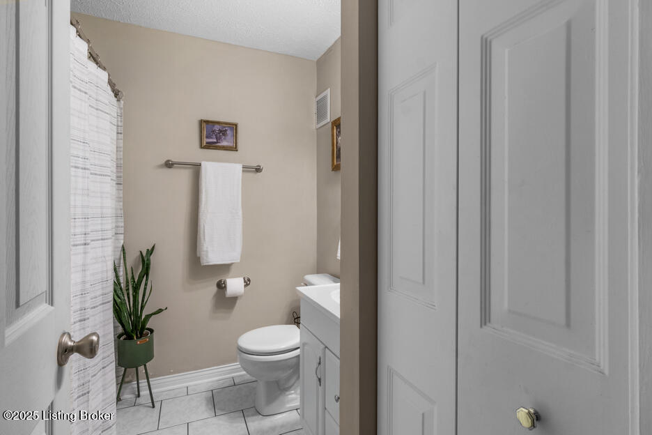 6711 Gunston Ln, H10