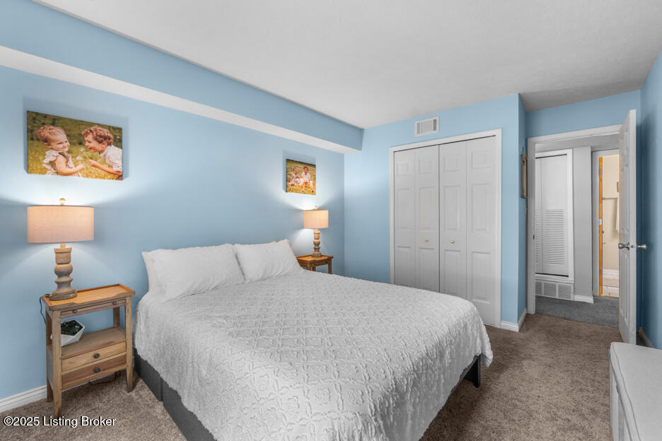 6711 Gunston Ln, H10