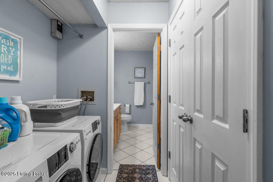 6711 Gunston Ln, H10