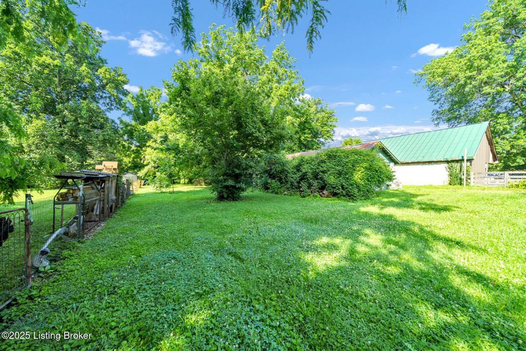 8118 Watterson Trail