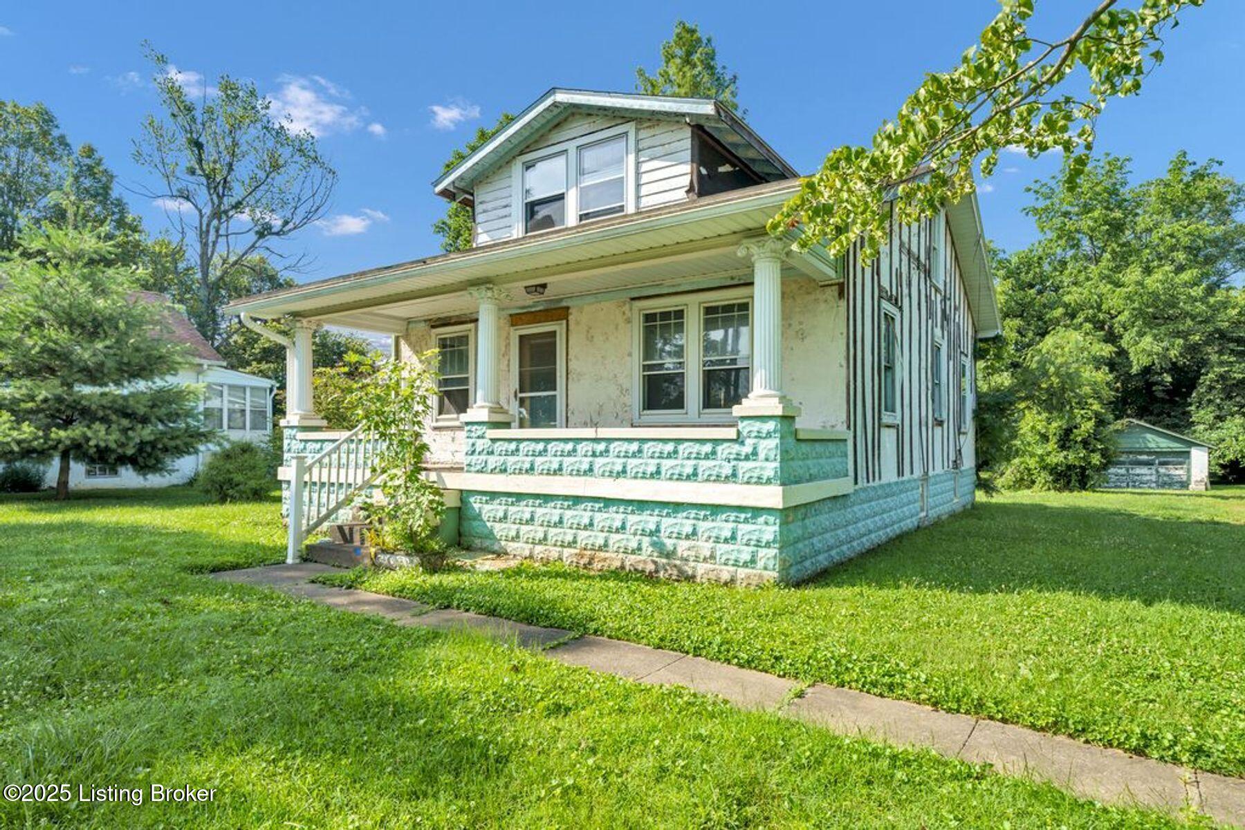 8118 Watterson Trail