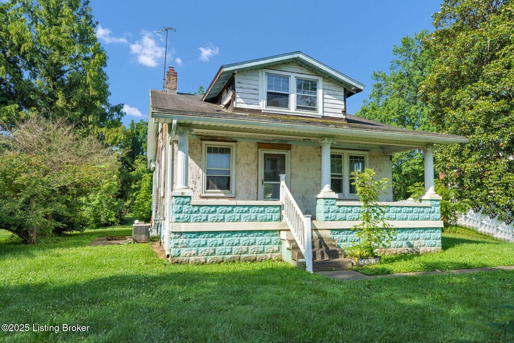 8118 Watterson Trail